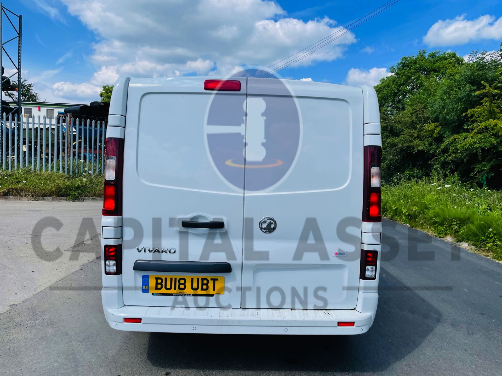 VAUXHALL VIVARO *SPORTIVE* SWB - PANEL VAN (2018-EURO 6) 1.6 CDTI- 6 SPEED *A/C & SAT NAV* (1 OWNER) - Image 11 of 42