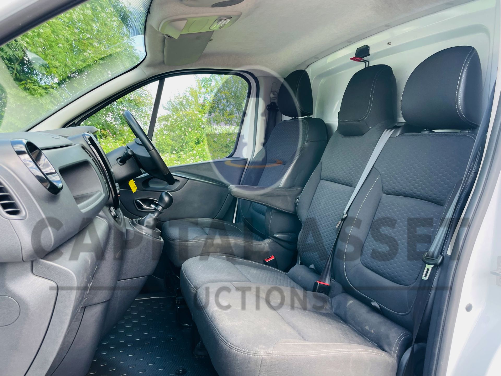 VAUXHALL VIVARO *SPORTIVE* SWB - PANEL VAN (2018-EURO 6) 1.6 CDTI- 6 SPEED *A/C & SAT NAV* (1 OWNER) - Image 23 of 42