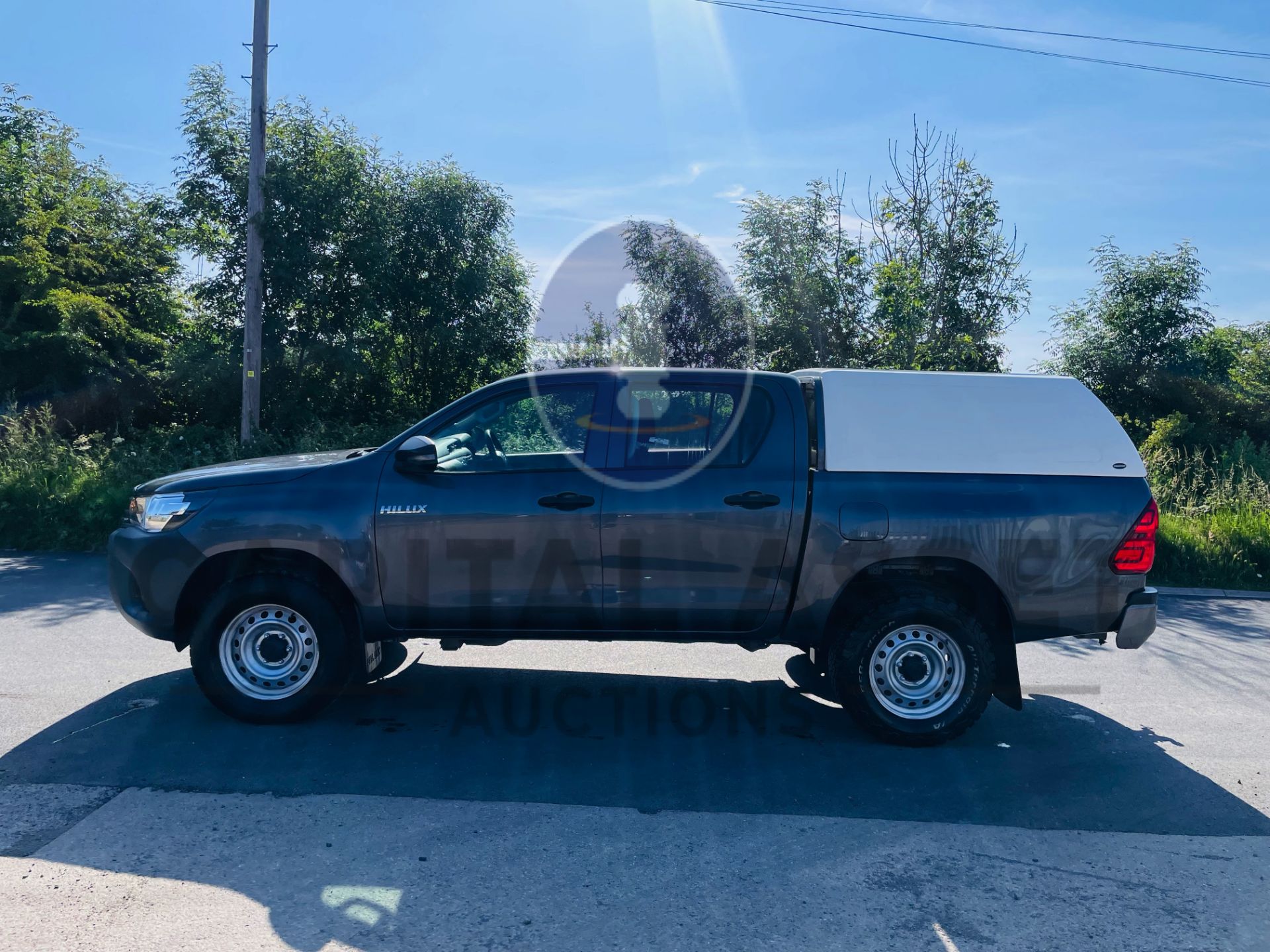 (On Sale) TOYOTA HILUX *DOUBLE CAB PICK-UP* (2018 - EURO 6) 2.4 D-4D - 6 SPEED *ONLY 52,000 MILES* - Image 4 of 43