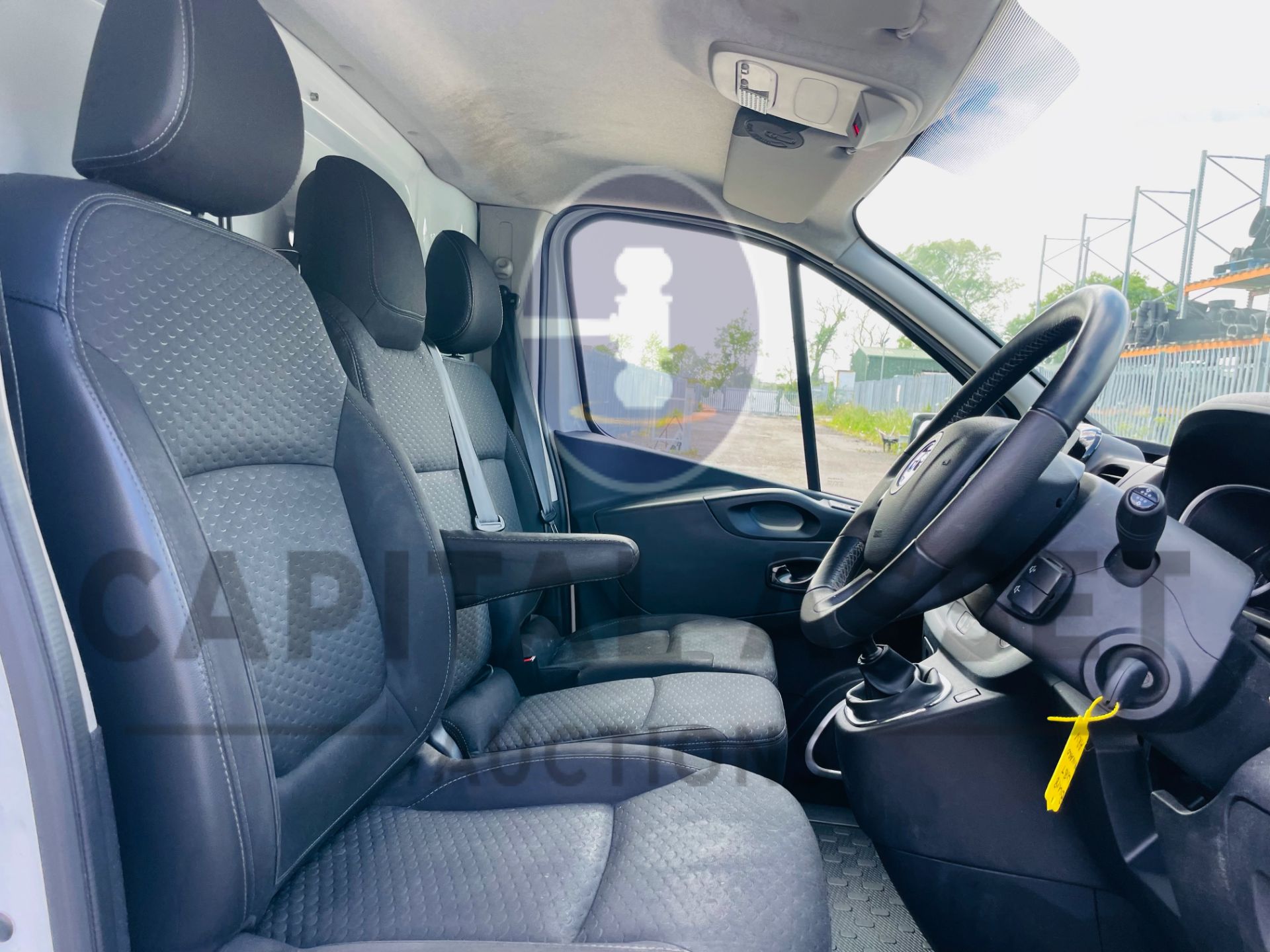 VAUXHALL VIVARO *SPORTIVE* SWB - PANEL VAN (2018-EURO 6) 1.6 CDTI- 6 SPEED *A/C & SAT NAV* (1 OWNER) - Image 27 of 42