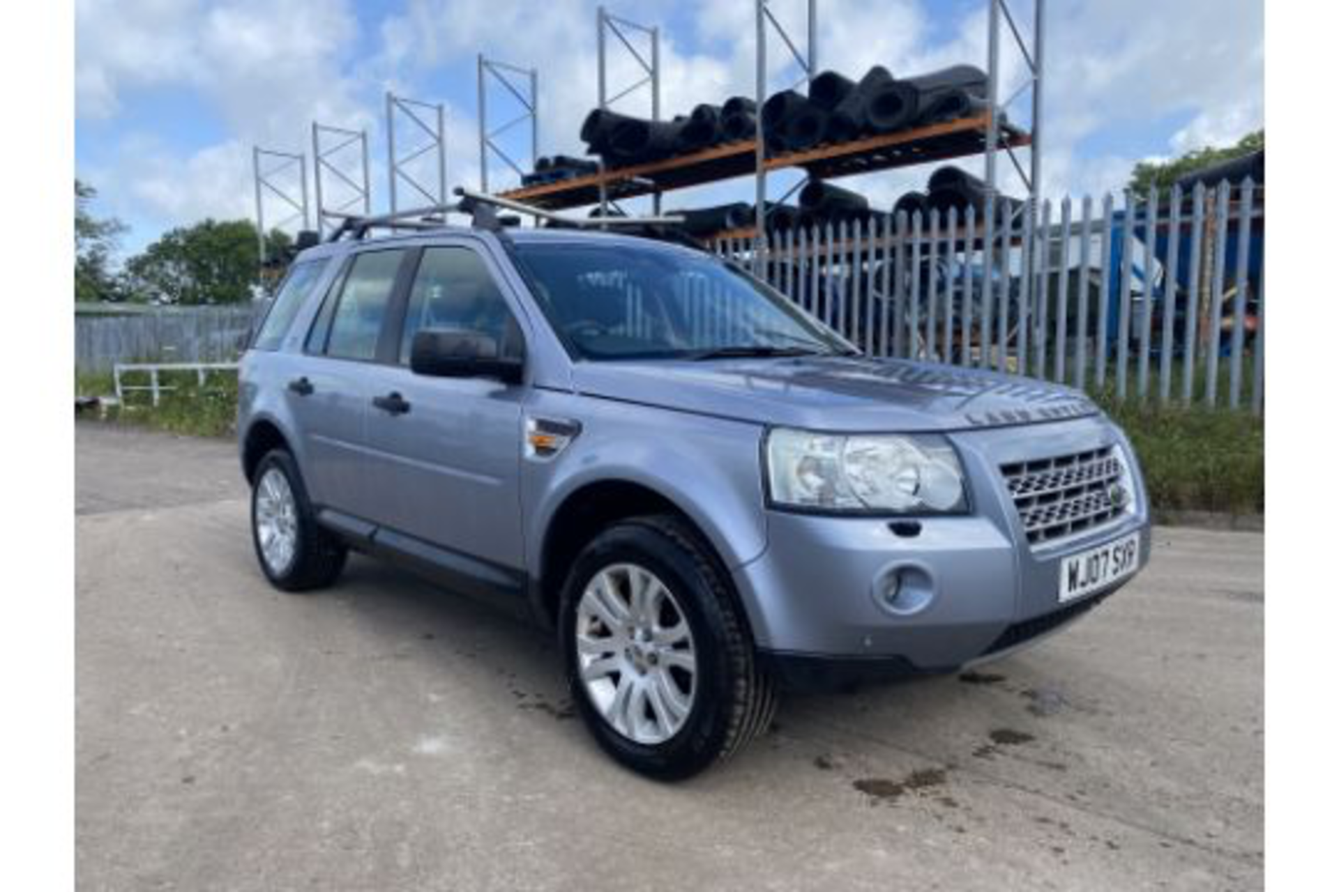 LANDROVER FREELANDER 2.2TD4 "HSE" TOP OF THE RANGE - FSH - LEATHER - SAT NAV - FULLY LOADED!!! - Image 3 of 33