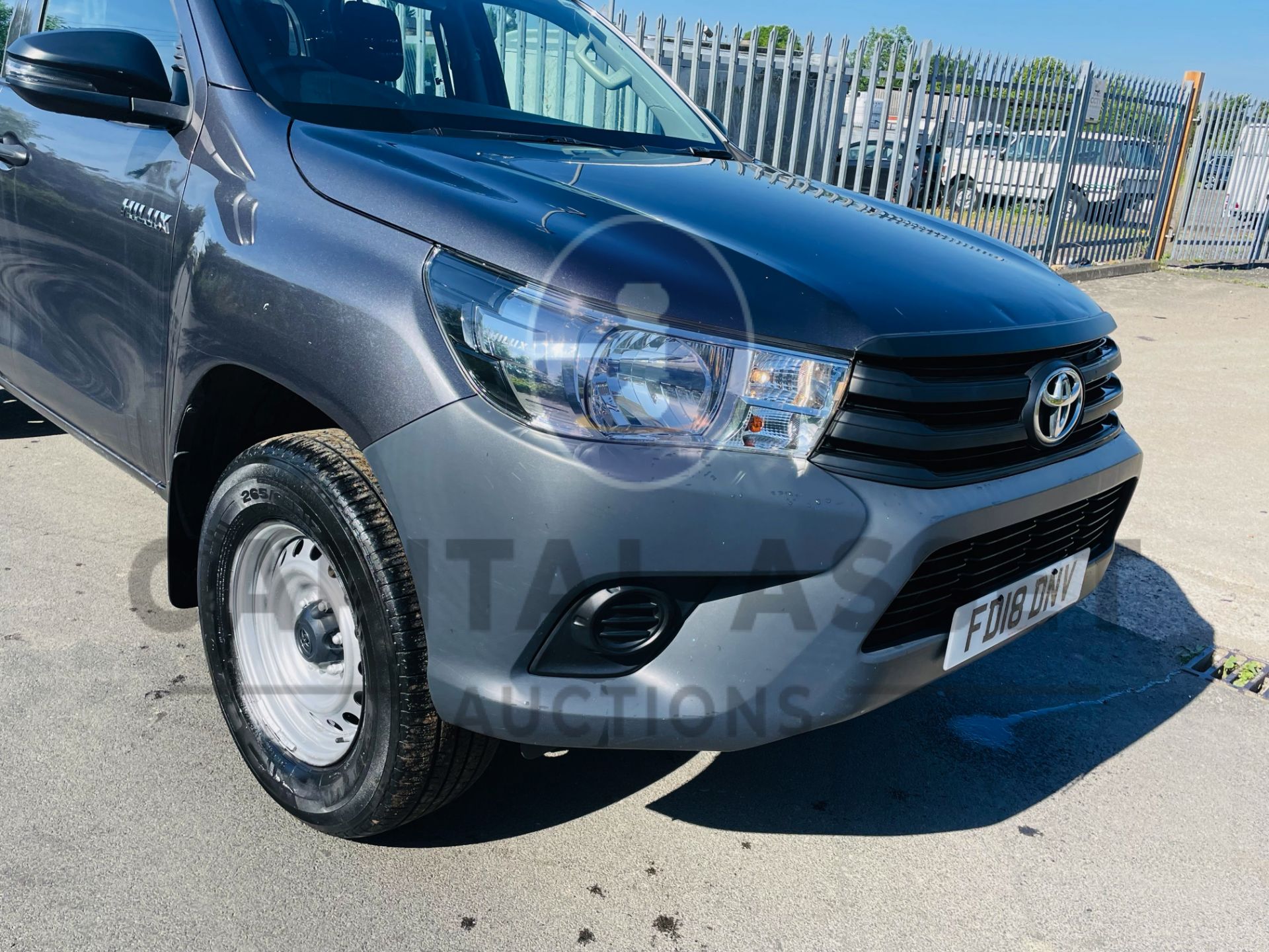 (On Sale) TOYOTA HILUX *DOUBLE CAB PICK-UP* (2018 - EURO 6) 2.4 D-4D - 6 SPEED *ONLY 52,000 MILES* - Image 15 of 43