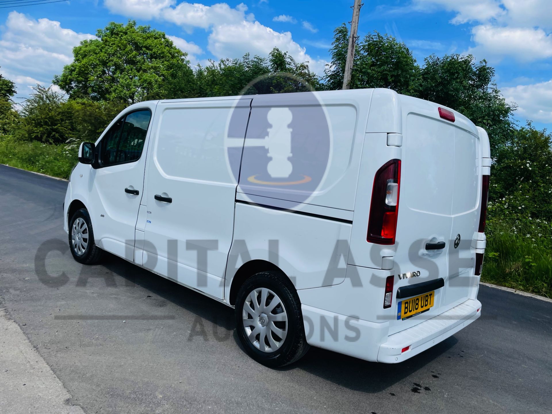 VAUXHALL VIVARO *SPORTIVE* SWB - PANEL VAN (2018-EURO 6) 1.6 CDTI- 6 SPEED *A/C & SAT NAV* (1 OWNER) - Image 10 of 42