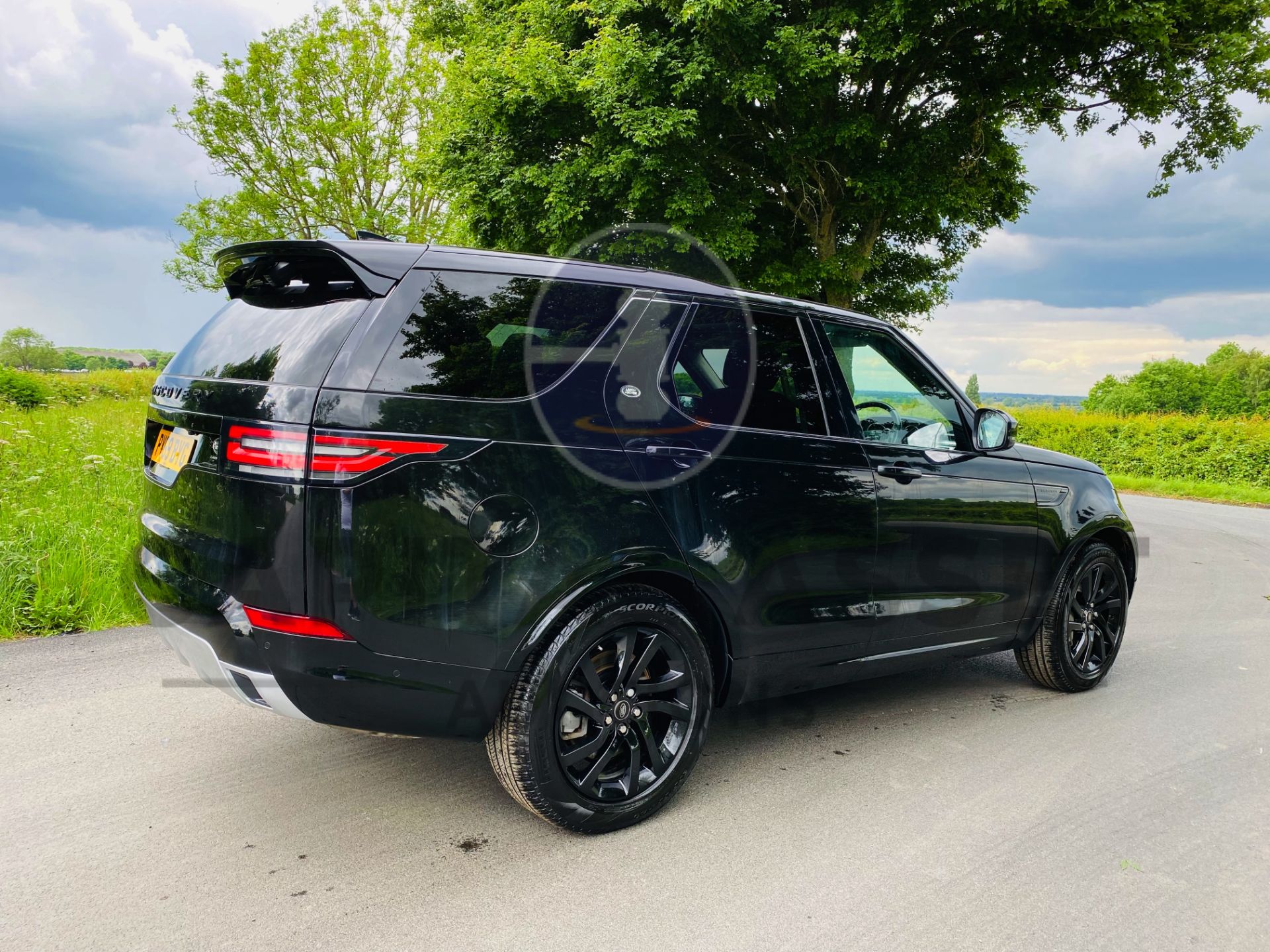 LAND ROVER DISCOVERY 5 *LANDMARK* 7 SEATER SUV (2020 - EURO 6) 3.0 SD6 - 8 SPEED AUTO *FULLY LOADED* - Image 13 of 63