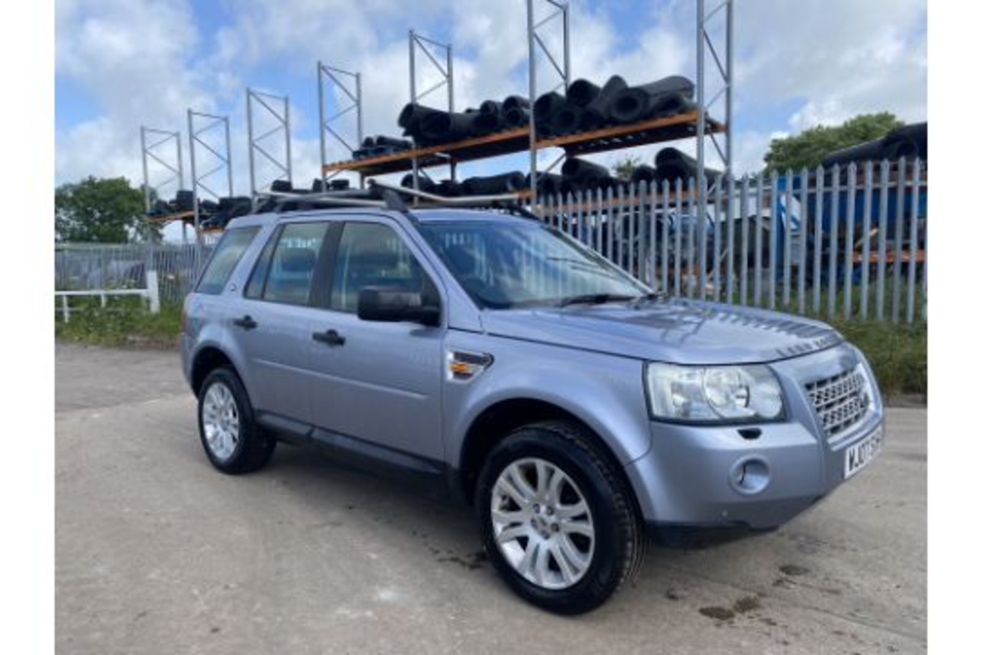 LANDROVER FREELANDER 2.2TD4 "HSE" TOP OF THE RANGE - FSH - LEATHER - SAT NAV - FULLY LOADED!!! - Image 2 of 33