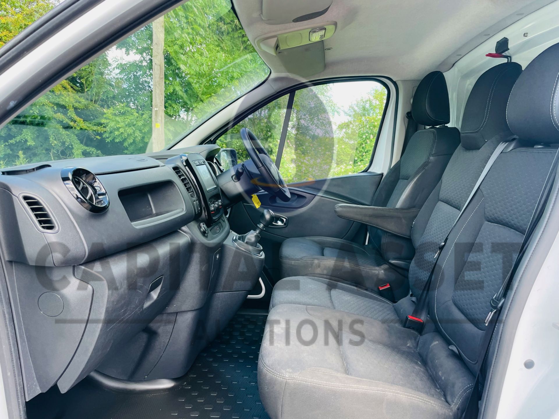 VAUXHALL VIVARO *SPORTIVE* SWB - PANEL VAN (2018-EURO 6) 1.6 CDTI- 6 SPEED *A/C & SAT NAV* (1 OWNER) - Image 22 of 42