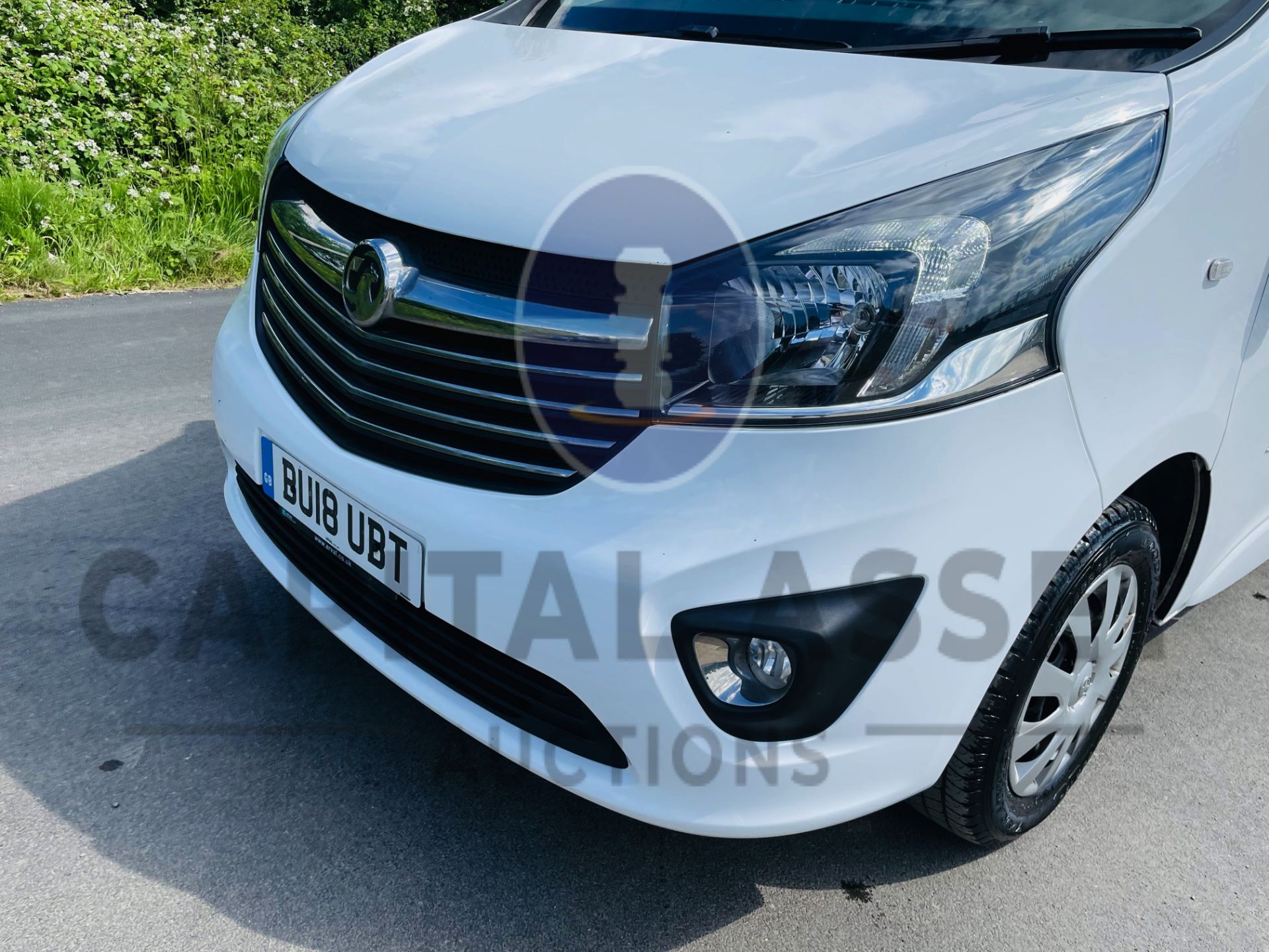 VAUXHALL VIVARO *SPORTIVE* SWB - PANEL VAN (2018-EURO 6) 1.6 CDTI- 6 SPEED *A/C & SAT NAV* (1 OWNER) - Image 16 of 42