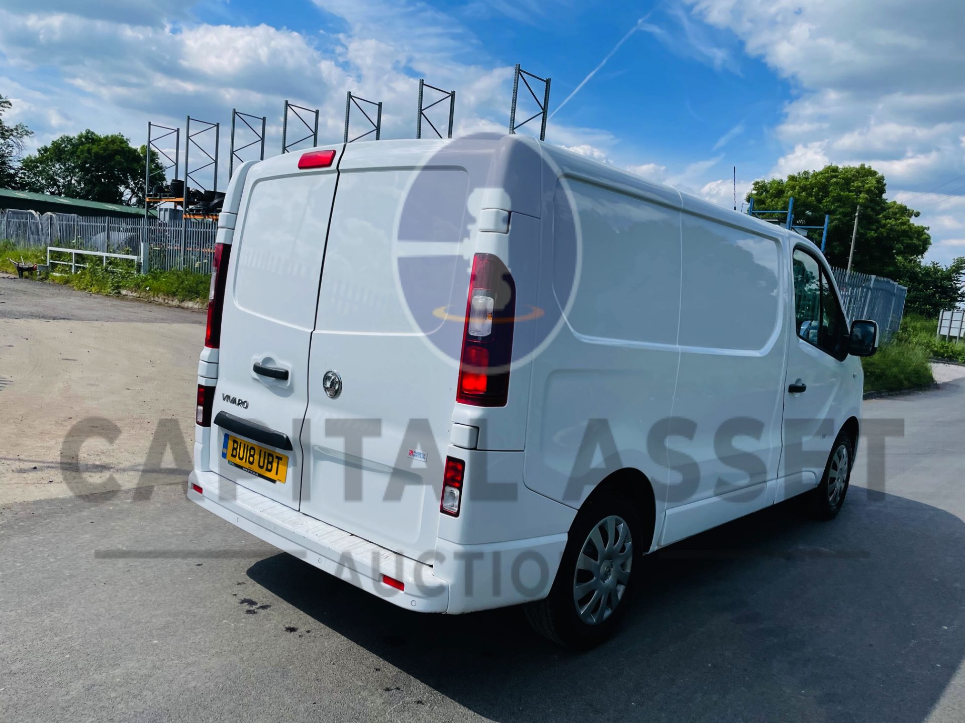 VAUXHALL VIVARO *SPORTIVE* SWB - PANEL VAN (2018-EURO 6) 1.6 CDTI- 6 SPEED *A/C & SAT NAV* (1 OWNER) - Image 12 of 42