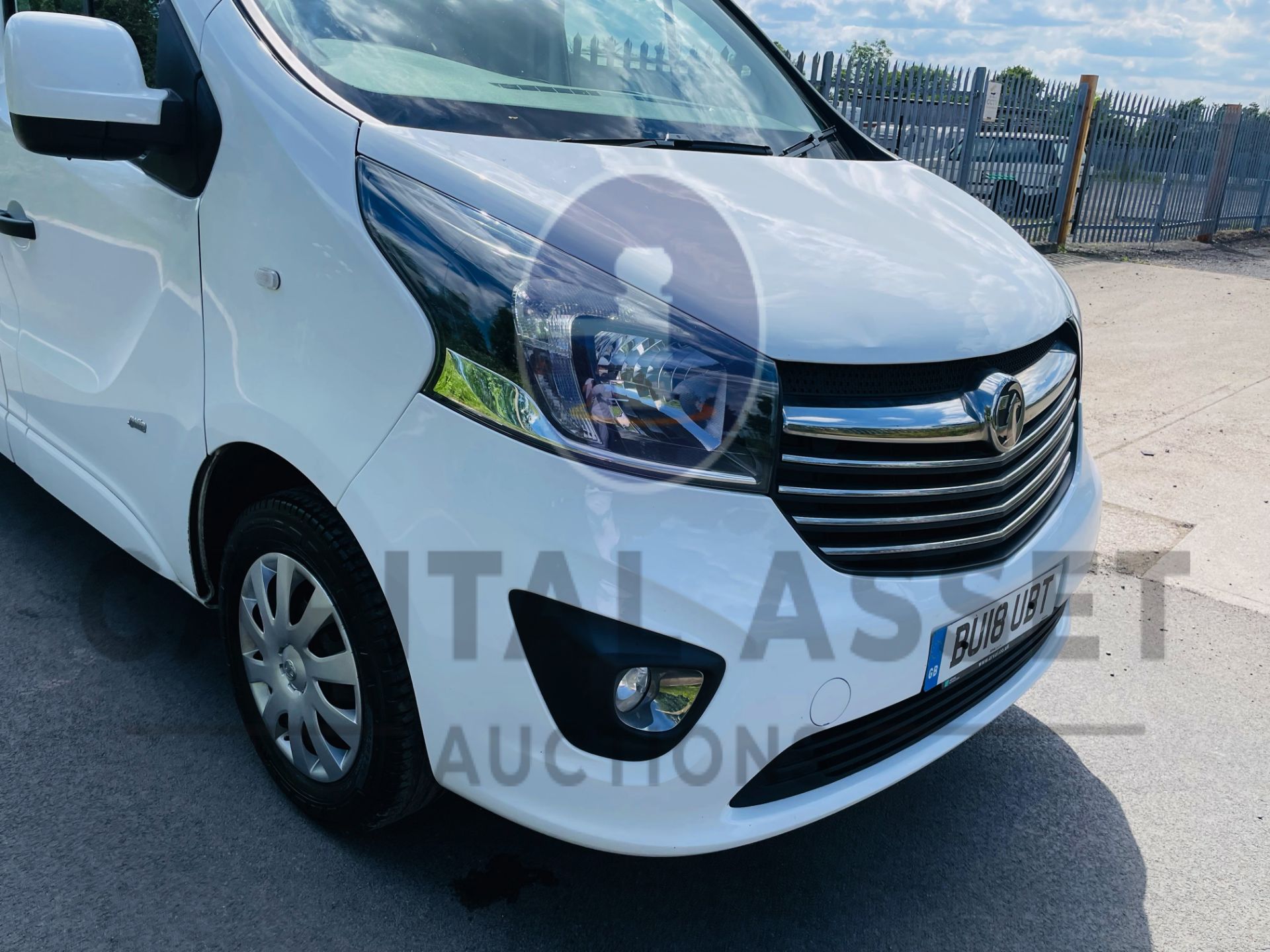 VAUXHALL VIVARO *SPORTIVE* SWB - PANEL VAN (2018-EURO 6) 1.6 CDTI- 6 SPEED *A/C & SAT NAV* (1 OWNER) - Image 15 of 42