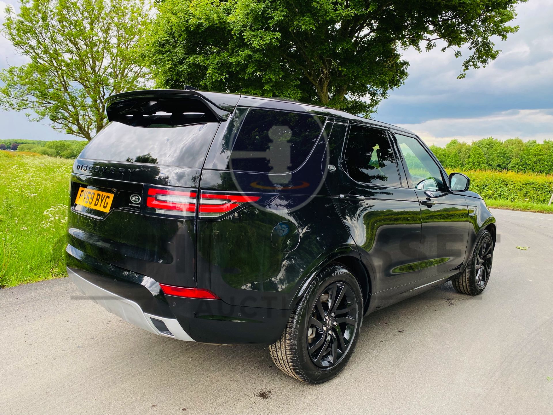 LAND ROVER DISCOVERY 5 *LANDMARK* 7 SEATER SUV (2020 - EURO 6) 3.0 SD6 - 8 SPEED AUTO *FULLY LOADED* - Image 12 of 63