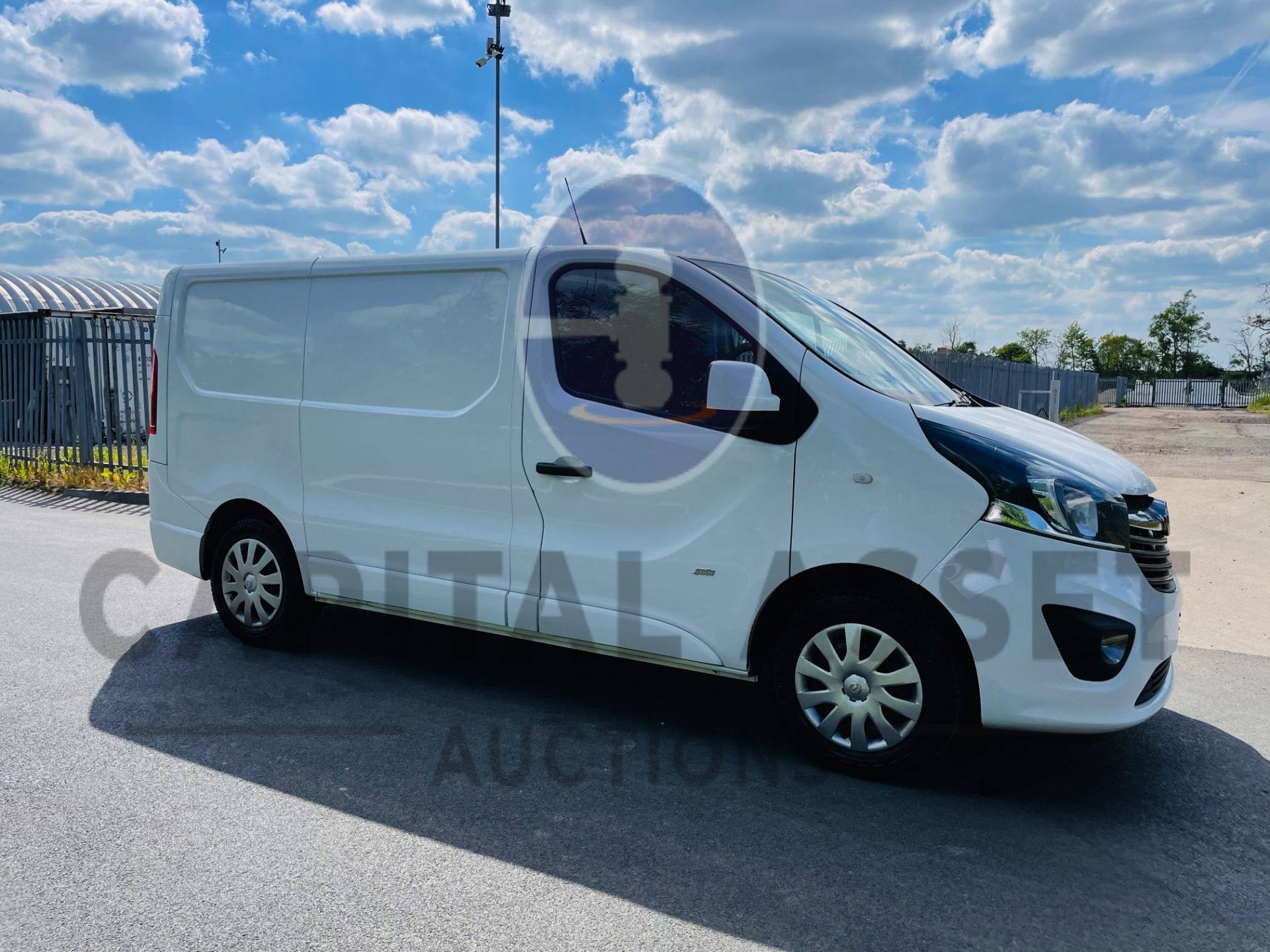 VAUXHALL VIVARO *SPORTIVE* SWB - PANEL VAN (2018-EURO 6) 1.6 CDTI- 6 SPEED *A/C & SAT NAV* (1 OWNER)