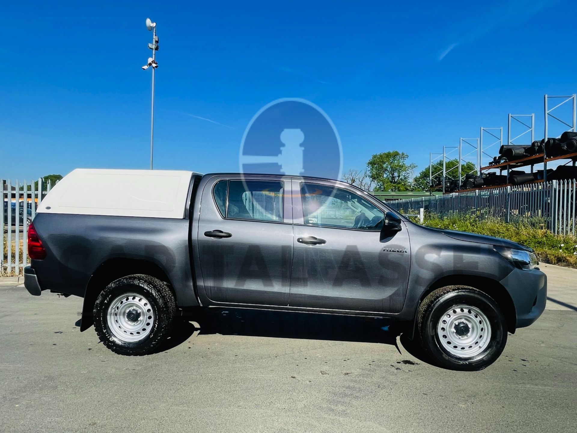 (On Sale) TOYOTA HILUX *DOUBLE CAB PICK-UP* (2018 - EURO 6) 2.4 D-4D - 6 SPEED *ONLY 52,000 MILES* - Image 10 of 43