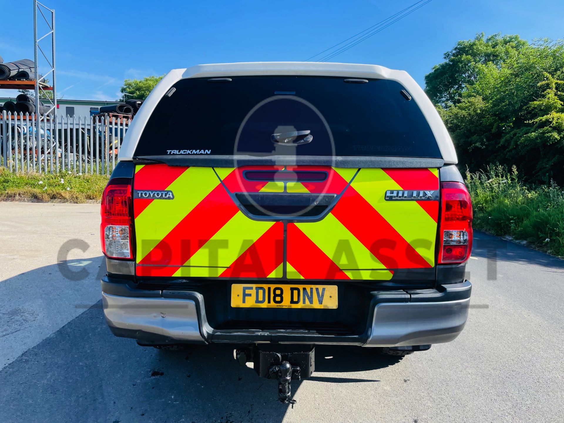 (On Sale) TOYOTA HILUX *DOUBLE CAB PICK-UP* (2018 - EURO 6) 2.4 D-4D - 6 SPEED *ONLY 52,000 MILES* - Image 7 of 43