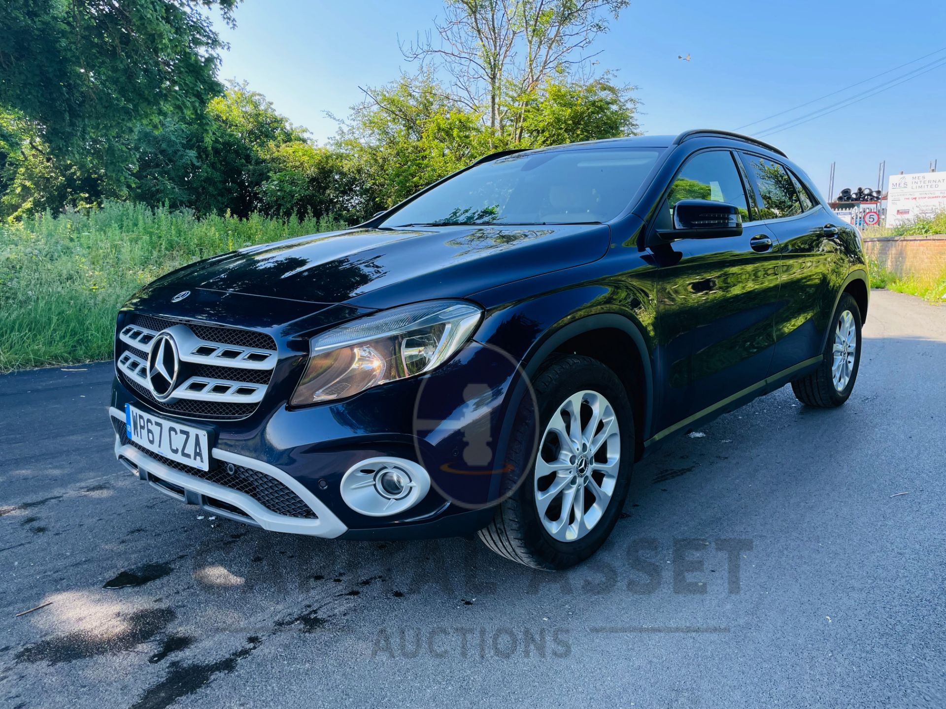 ON SALE MERCEDES GLA 200d "SE EXECUTIVE" 1 OWNER (2018 MODEL)LEATHER - SAT NAV- REAR CAMERA - Image 3 of 27