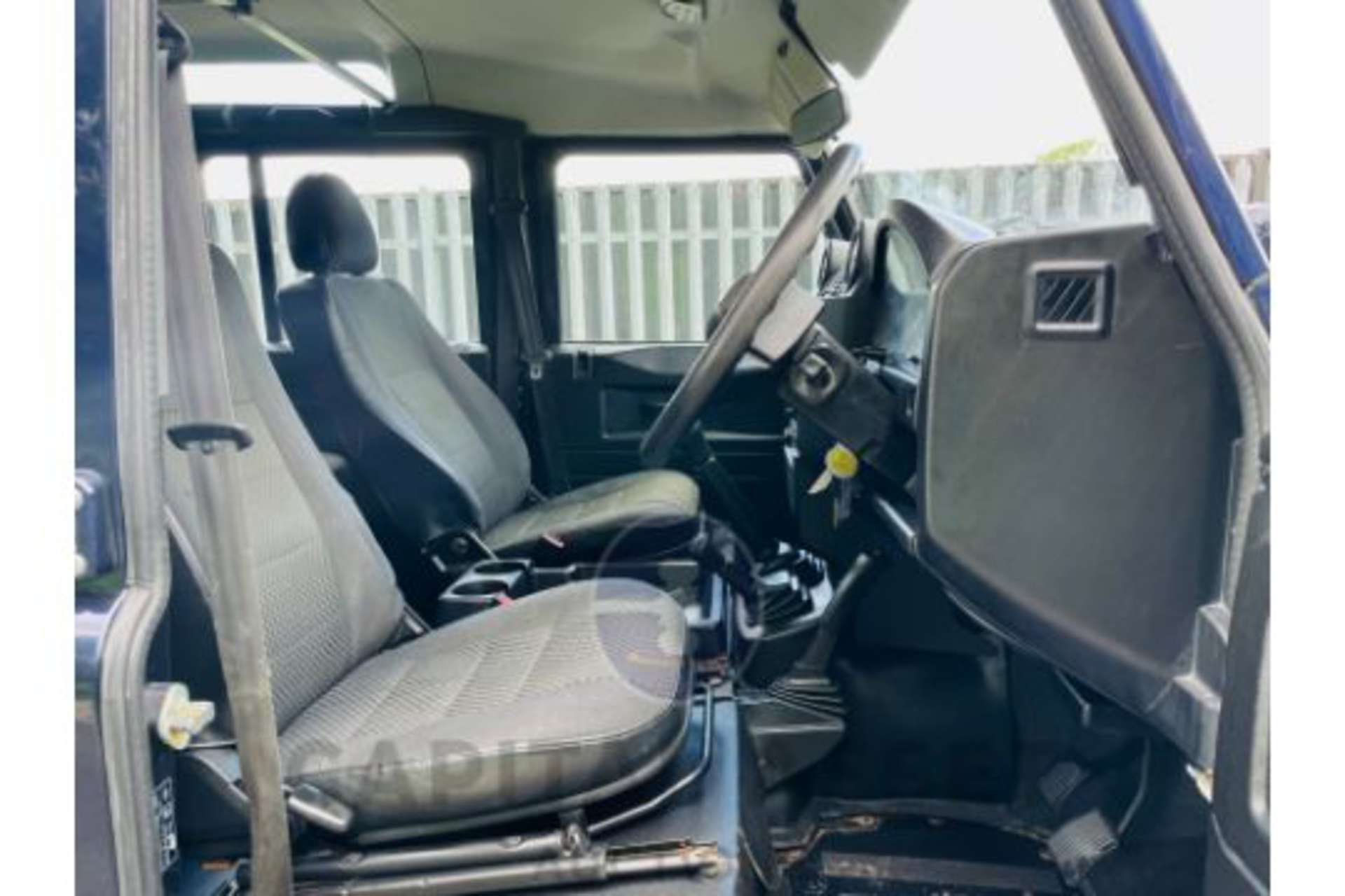 (ON SALE) LANDROVER DEFENDER 110 "COUNTY STATION WAGON (7 SEATER) 1 OWNER - ONLY 37K MILES FLRSH - - Image 10 of 17