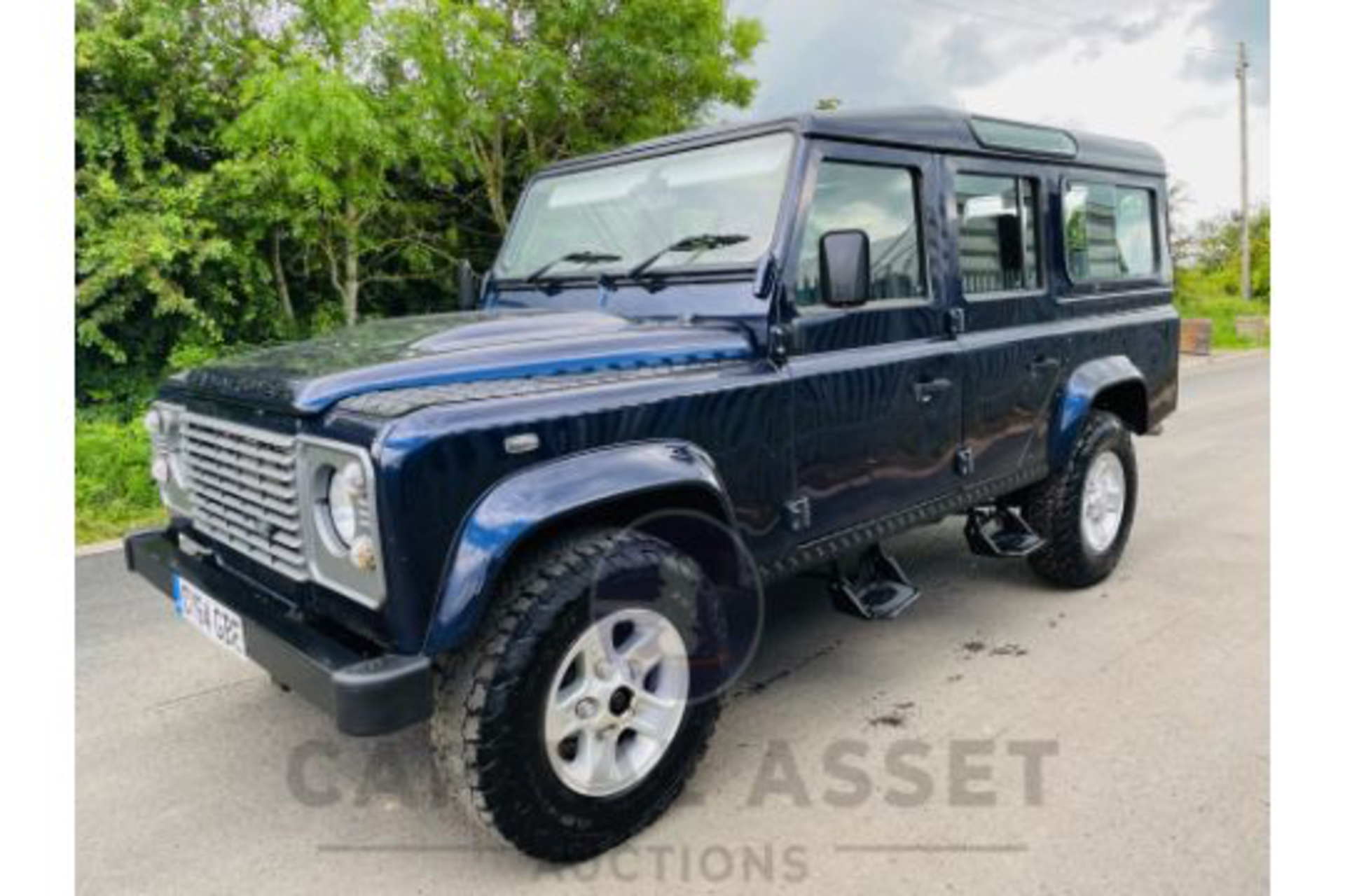 (ON SALE) LANDROVER DEFENDER 110 "COUNTY STATION WAGON (7 SEATER) 1 OWNER - ONLY 37K MILES FLRSH - - Image 3 of 17