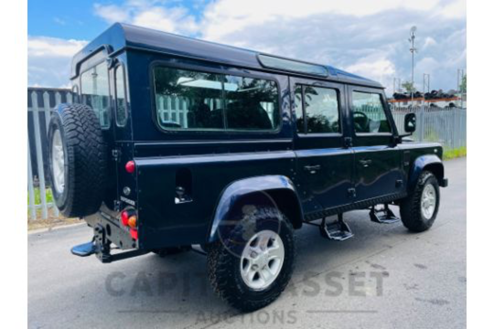 (ON SALE) LANDROVER DEFENDER 110 "COUNTY STATION WAGON (7 SEATER) 1 OWNER - ONLY 37K MILES FLRSH - - Image 7 of 17