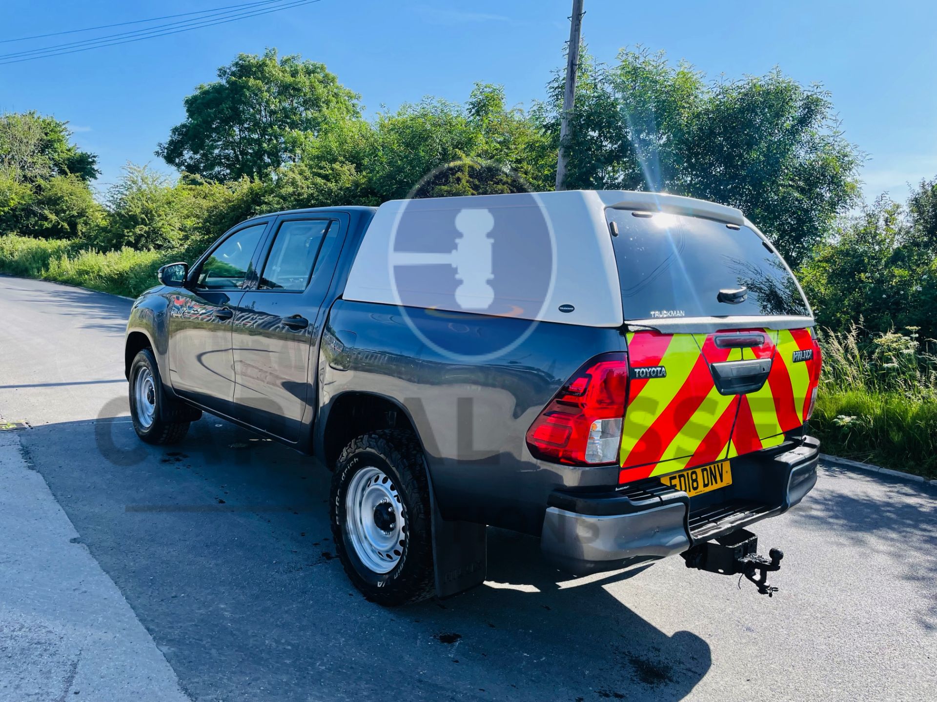 (On Sale) TOYOTA HILUX *DOUBLE CAB PICK-UP* (2018 - EURO 6) 2.4 D-4D - 6 SPEED *ONLY 52,000 MILES* - Image 10 of 43