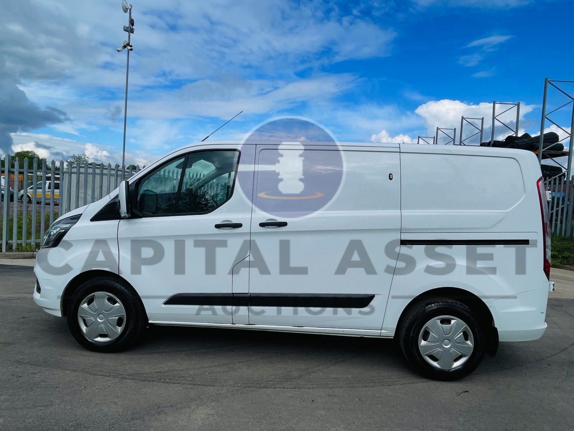 FORD TRANSIT CUSTOM 340 *TREND* LWB - PANEL VAN (2019 - EURO 6) 2.0 TDCI ECOBLUE - 6 SPEED (1 OWNER) - Image 8 of 44