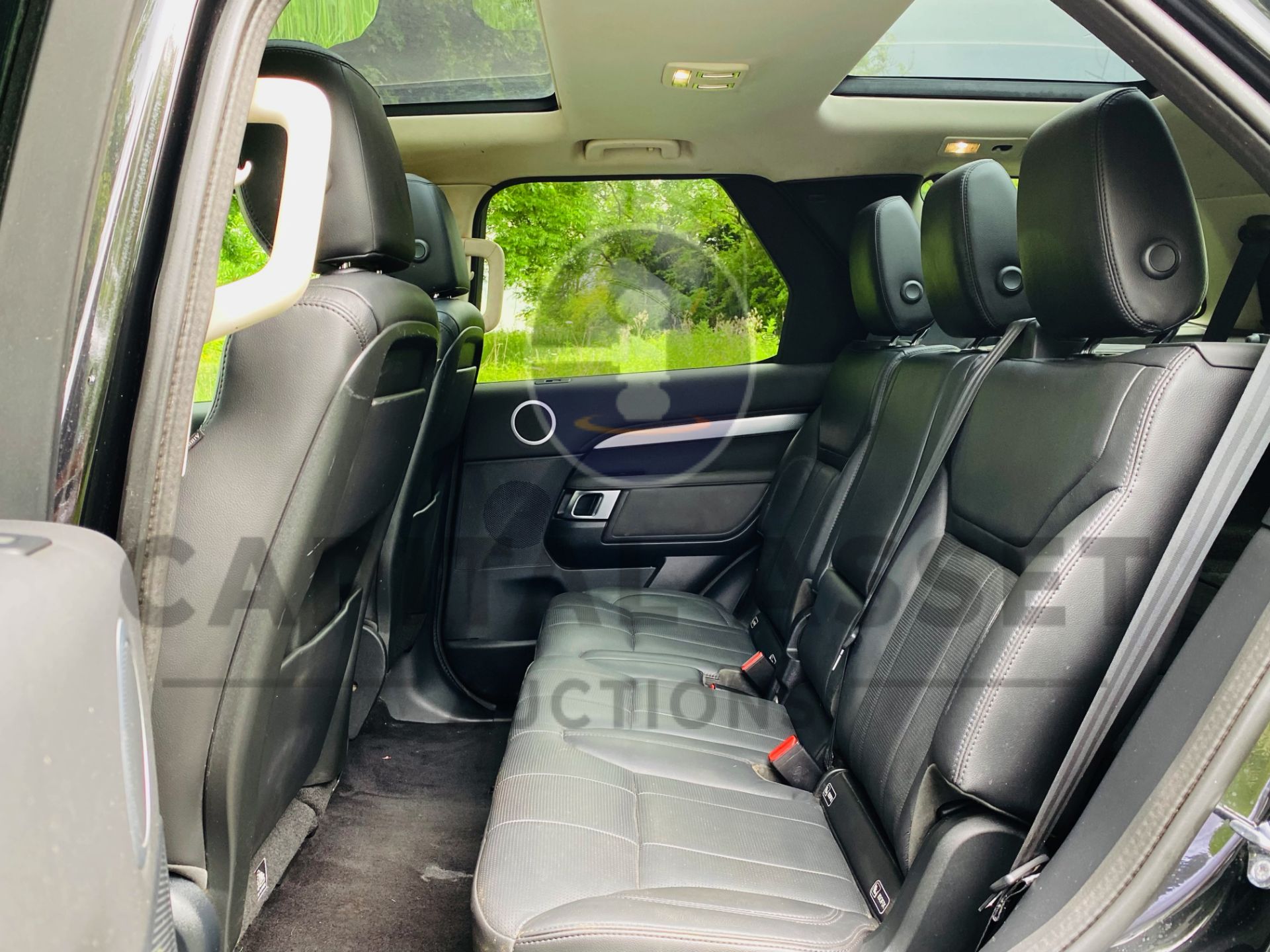 LAND ROVER DISCOVERY 5 *LANDMARK* 7 SEATER SUV (2020 - EURO 6) 3.0 SD6 - 8 SPEED AUTO *FULLY LOADED* - Image 28 of 63