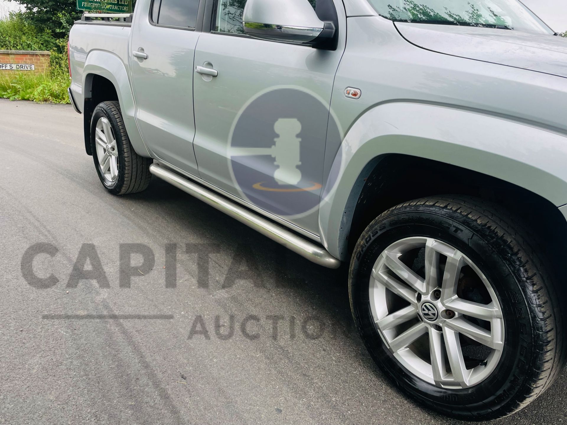 VOLKSWAGEN AMAROK *HIGHLINE* D/CAB PICK-UP (2017 - EURO 6) 4MOTION - AUTO *LEATHER & NAV* (TOP SPEC) - Image 15 of 54