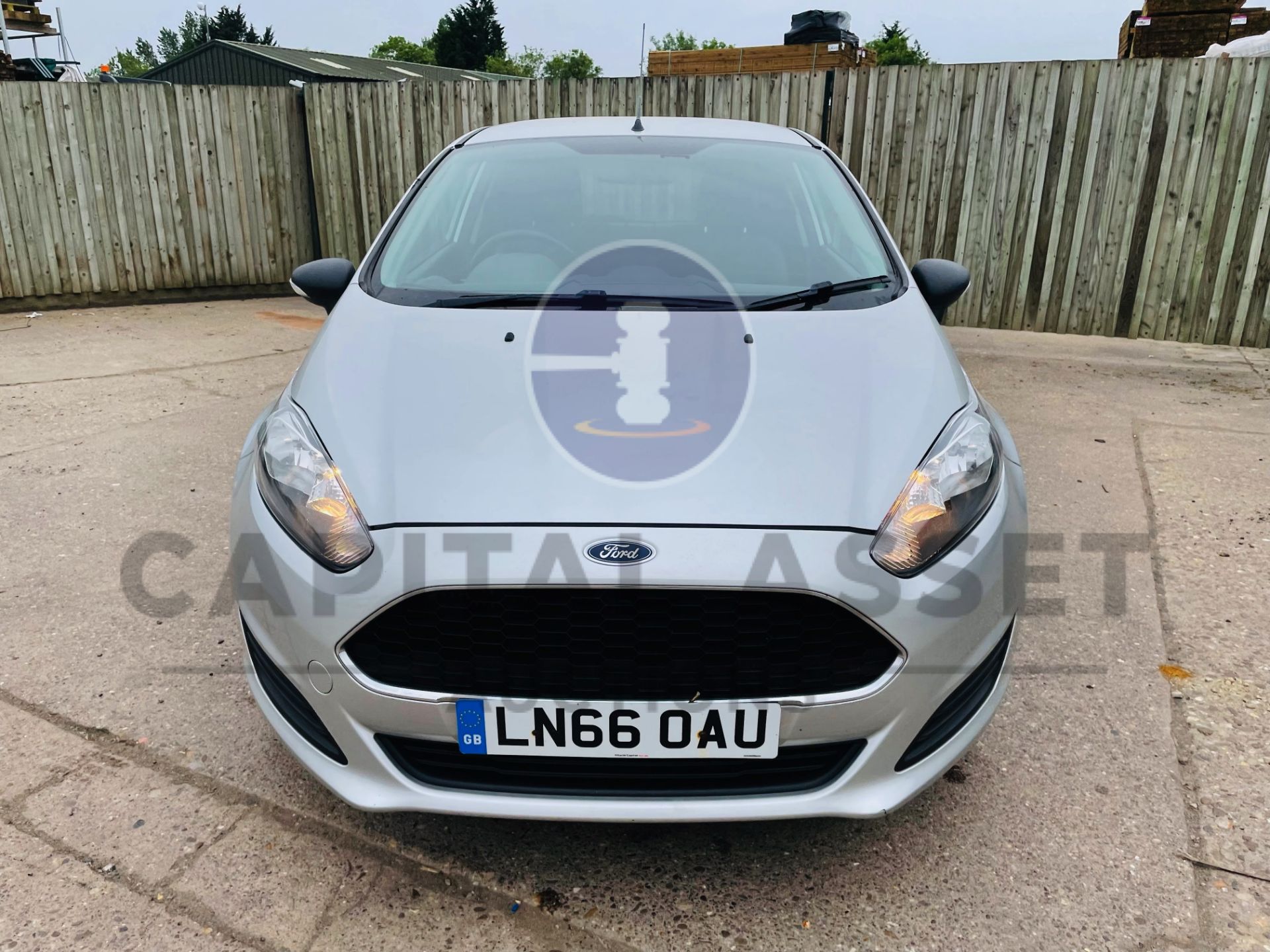 FORD FIESTA *LCV - PANEL VAN* (2017 - EURO 6) 1.5 TDCI - AUTO STOP/START (1 OWNER) *AIR CON* - Image 5 of 38