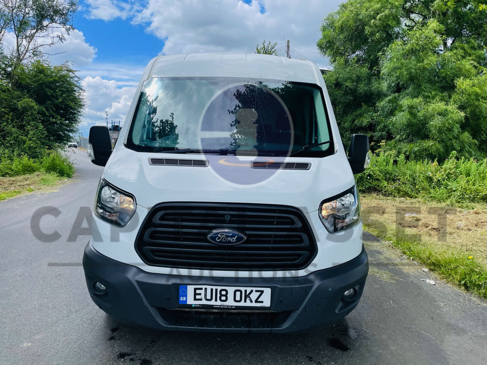 FORD TRANSIT *MWB - PANEL VAN* (2018 - EURO 6) 2.0 TDCI 'ECOBLUE' - STOP/START (1 OWNER) *A/C & NAV* - Image 4 of 43