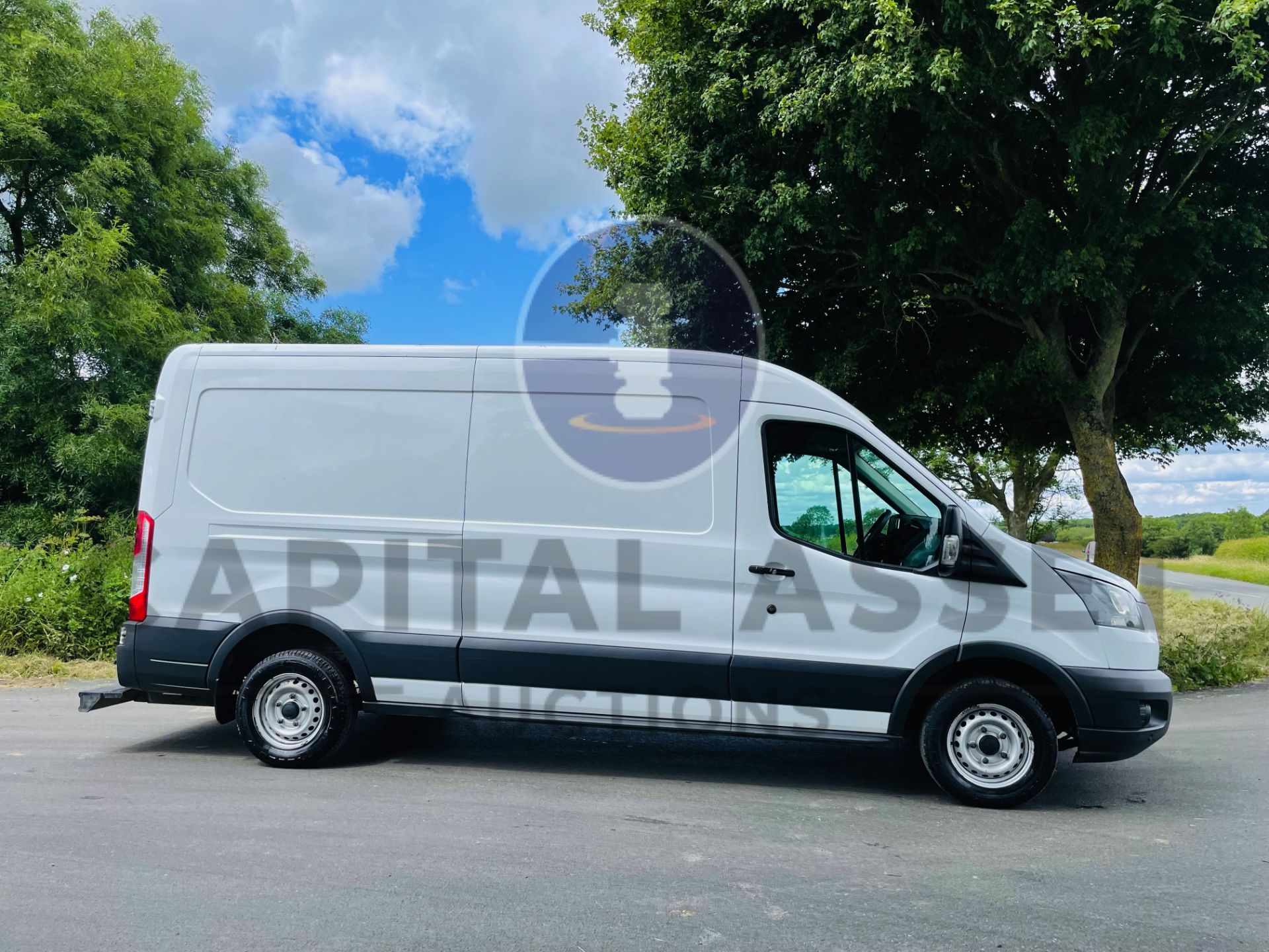 FORD TRANSIT *MWB - PANEL VAN* (2018 - EURO 6) 2.0 TDCI 'ECOBLUE' - STOP/START (1 OWNER) *A/C & NAV* - Image 14 of 43