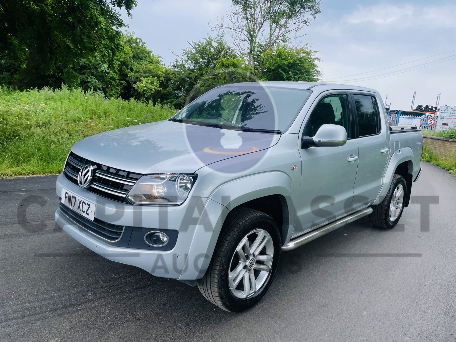 VOLKSWAGEN AMAROK *HIGHLINE* D/CAB PICK-UP (2017 - EURO 6) 4MOTION - AUTO *LEATHER & NAV* (TOP SPEC) - Image 3 of 54