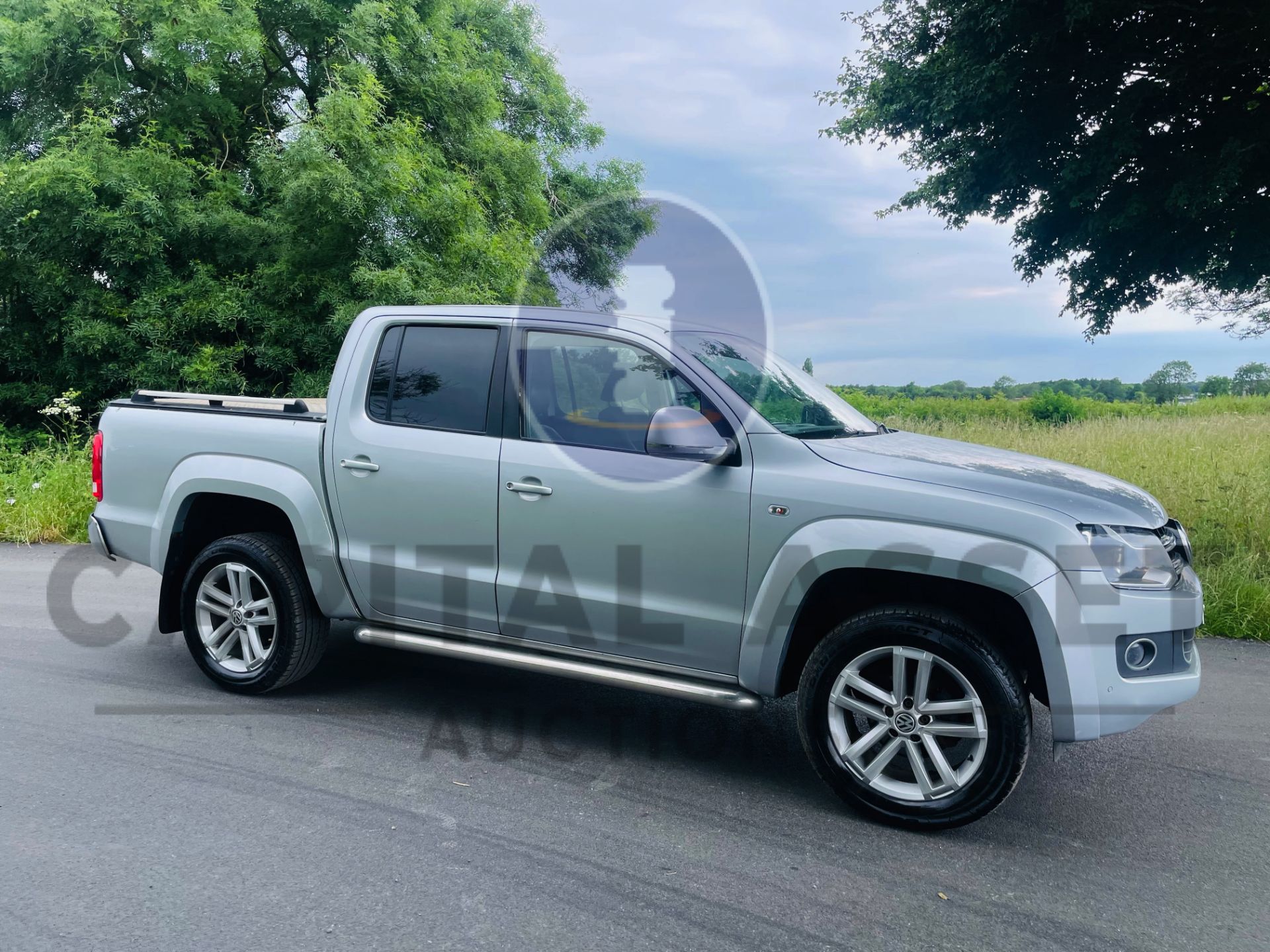 VOLKSWAGEN AMAROK *HIGHLINE* D/CAB PICK-UP (2017 - EURO 6) 4MOTION - AUTO *LEATHER & NAV* (TOP SPEC) - Image 11 of 54