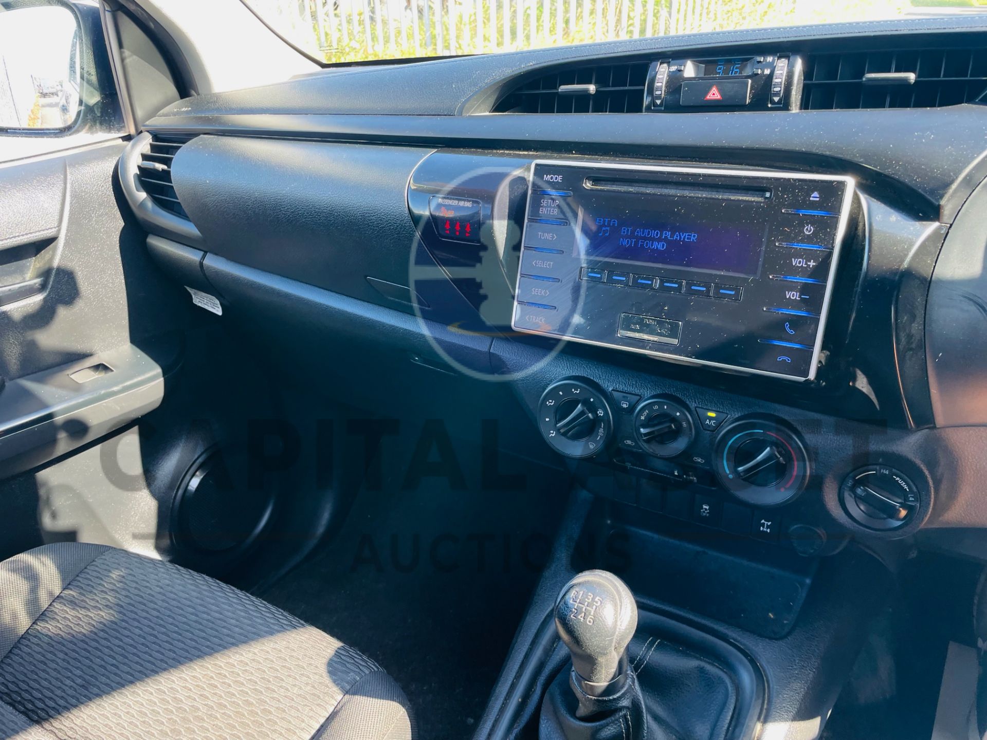 (On Sale) TOYOTA HILUX *DOUBLE CAB PICK-UP* (2018 - EURO 6) 2.4 D-4D - 6 SPEED *ONLY 52,000 MILES* - Image 35 of 43