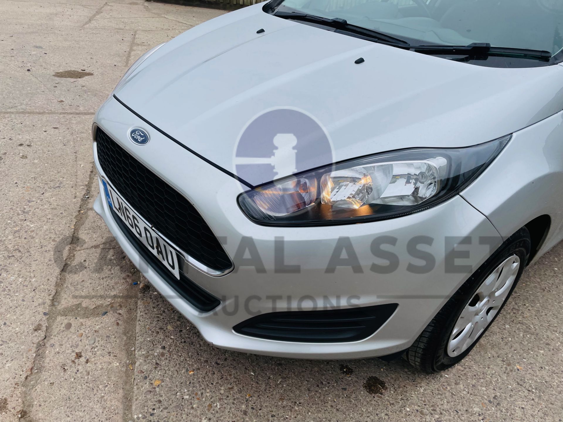 FORD FIESTA *LCV - PANEL VAN* (2017 - EURO 6) 1.5 TDCI - AUTO STOP/START (1 OWNER) *AIR CON* - Image 17 of 38