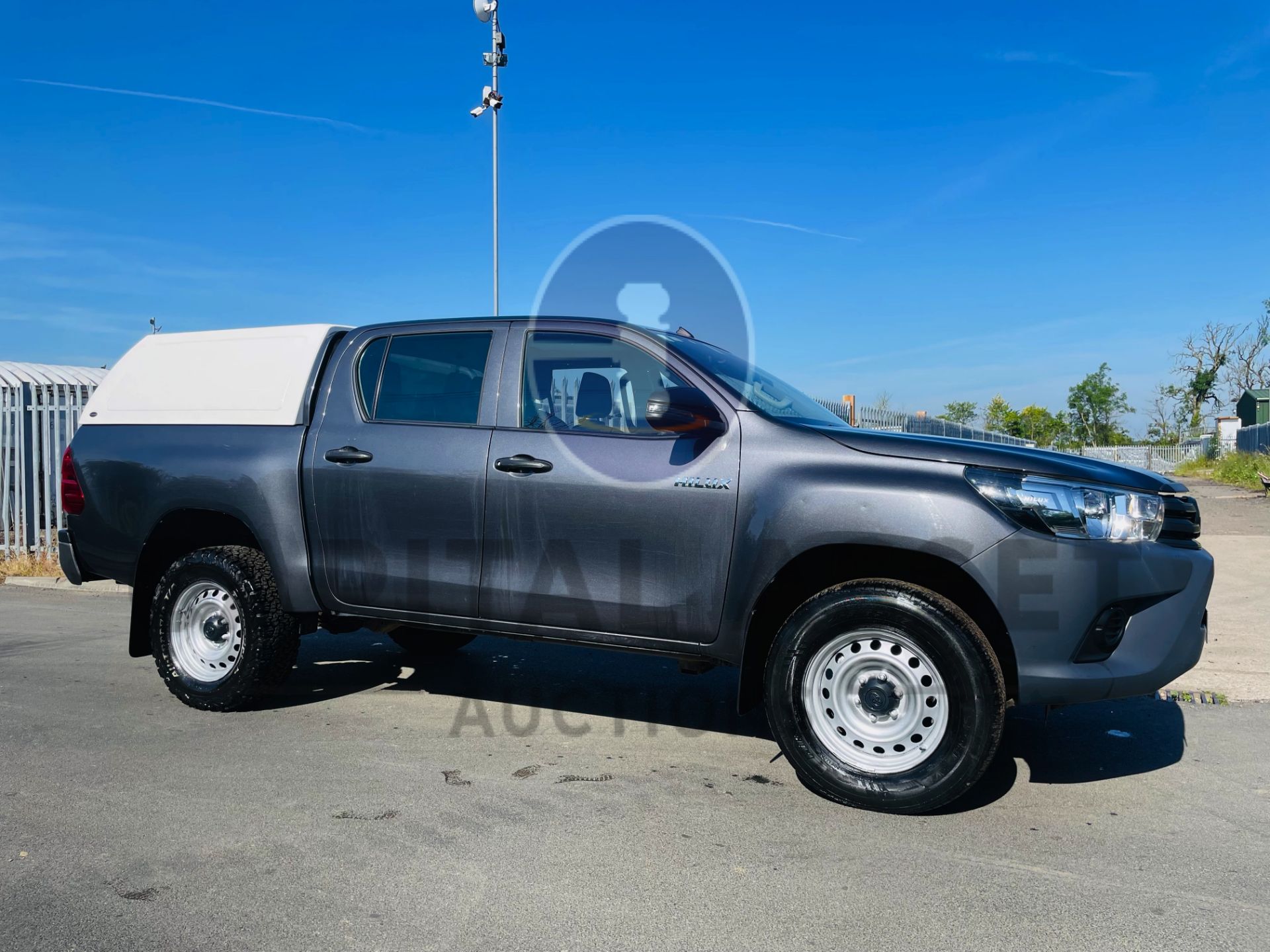 (On Sale) TOYOTA HILUX *DOUBLE CAB PICK-UP* (2018 - EURO 6) 2.4 D-4D - 6 SPEED *ONLY 52,000 MILES* - Image 2 of 43