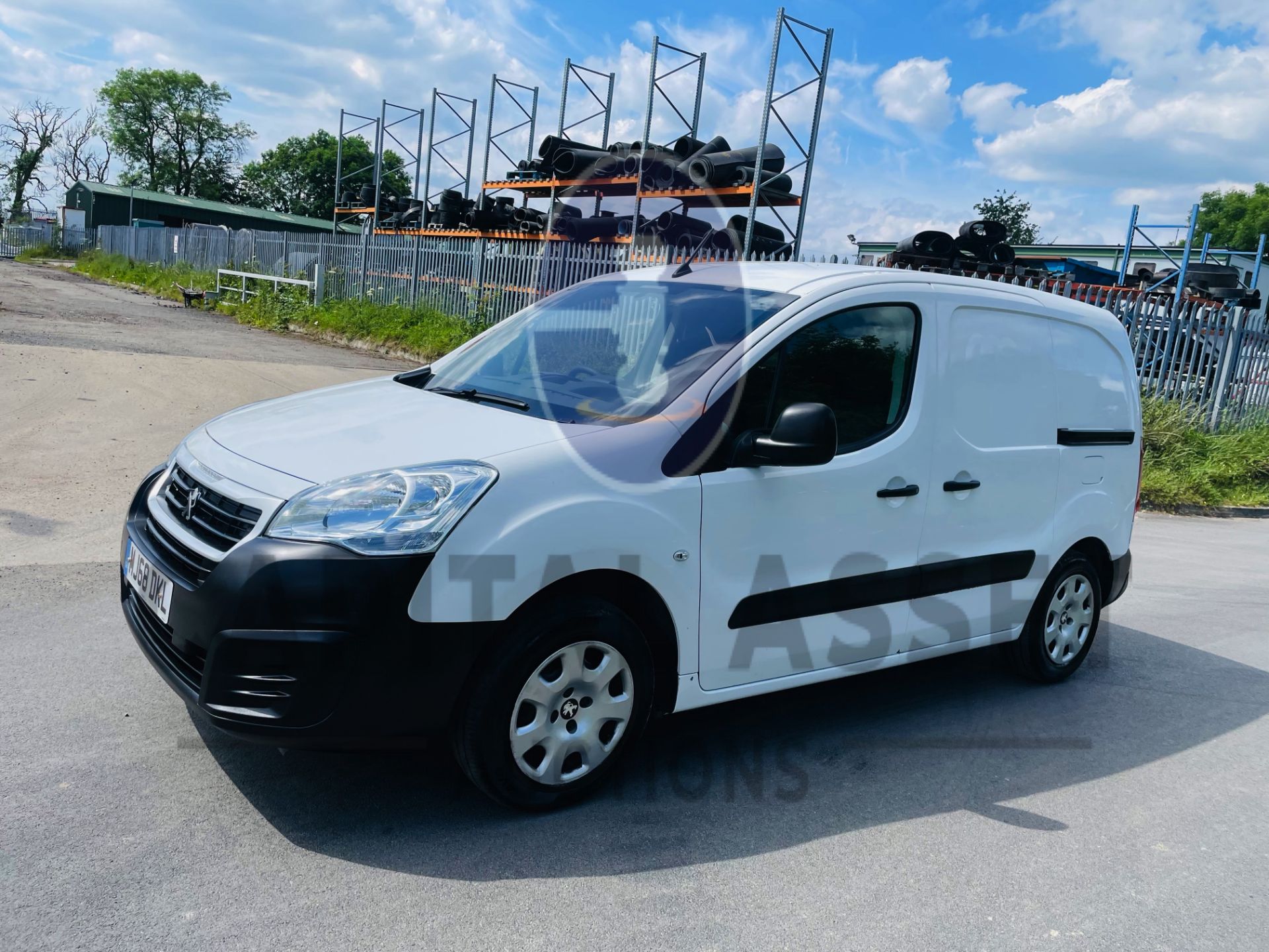 PEUGEOT PARNTER *PROFESSIONAL* PANEL VAN (2019 - EURO 6) 1.6 BLUE HDI *AIR CON & SAT NAV* (1 OWNER)