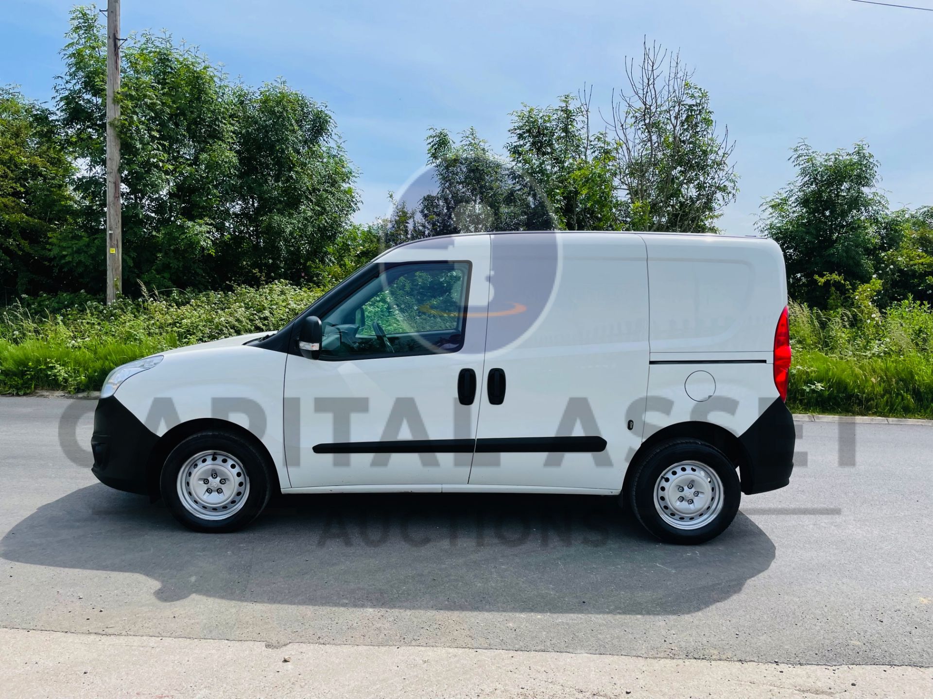 (On Sale) VAUXHALL COMBO 2000 *SWB - PANEL VAN* (2018 - EURO 6) ECOFLEX - STOP/START (1 OWNER) - Image 4 of 34