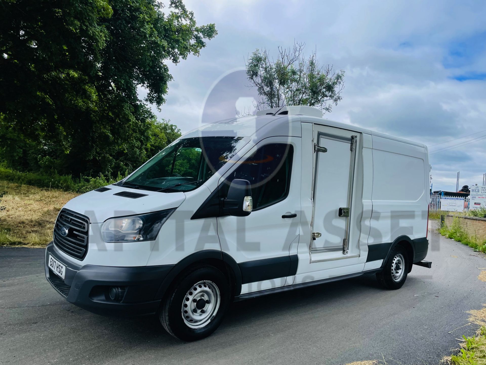 (On Sale) FORD TRANSIT 130 T350 *LWB -REFRIGERATED VAN* (2017 - EURO 6) 2.0 TDCI 'ECOBLUE' - 6 SPEED - Image 7 of 42