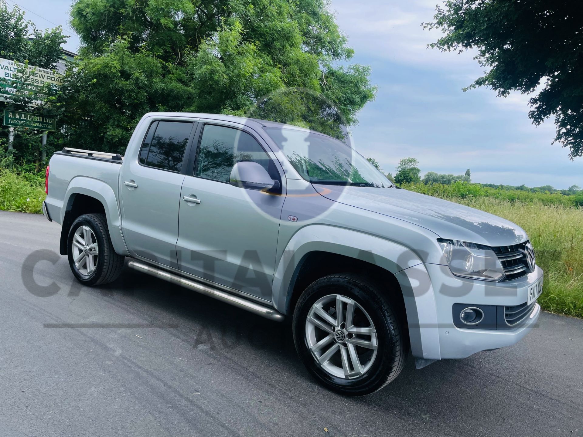 VOLKSWAGEN AMAROK *HIGHLINE* D/CAB PICK-UP (2017 - EURO 6) 4MOTION - AUTO *LEATHER & NAV* (TOP SPEC) - Image 13 of 54