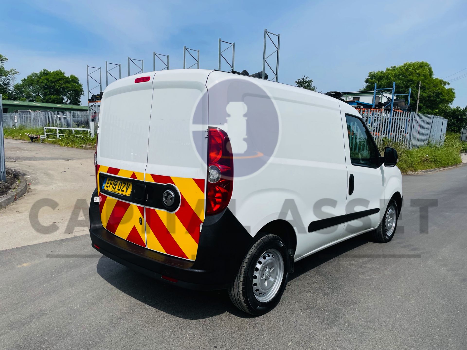 (On Sale) VAUXHALL COMBO 2000 *SWB - PANEL VAN* (2018 - EURO 6) ECOFLEX - STOP/START (1 OWNER) - Image 8 of 34