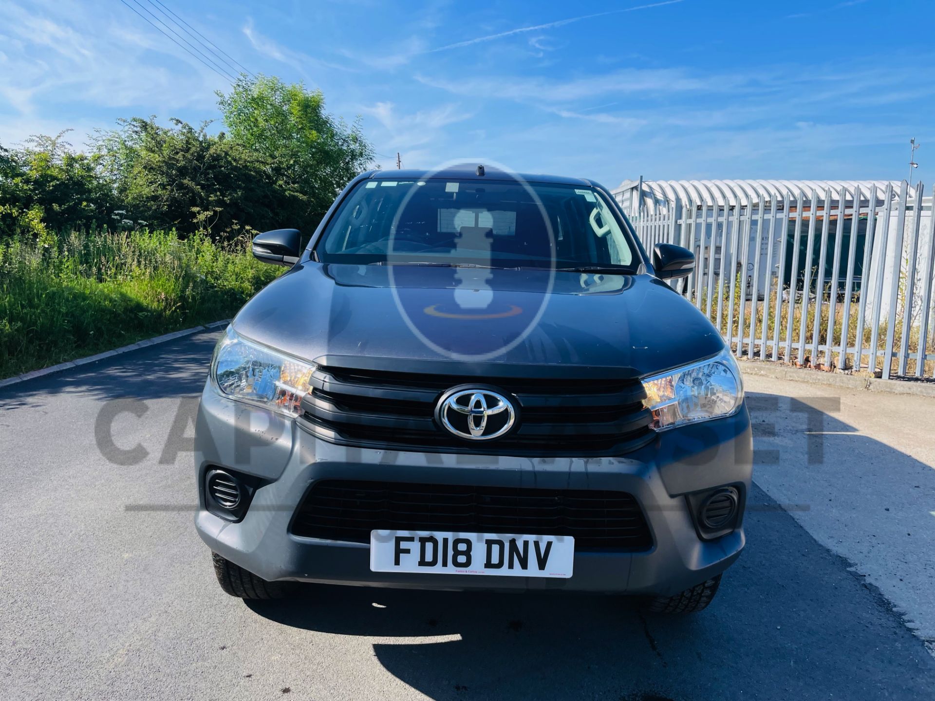 (On Sale) TOYOTA HILUX *DOUBLE CAB PICK-UP* (2018 - EURO 6) 2.4 D-4D - 6 SPEED *ONLY 52,000 MILES* - Image 4 of 43