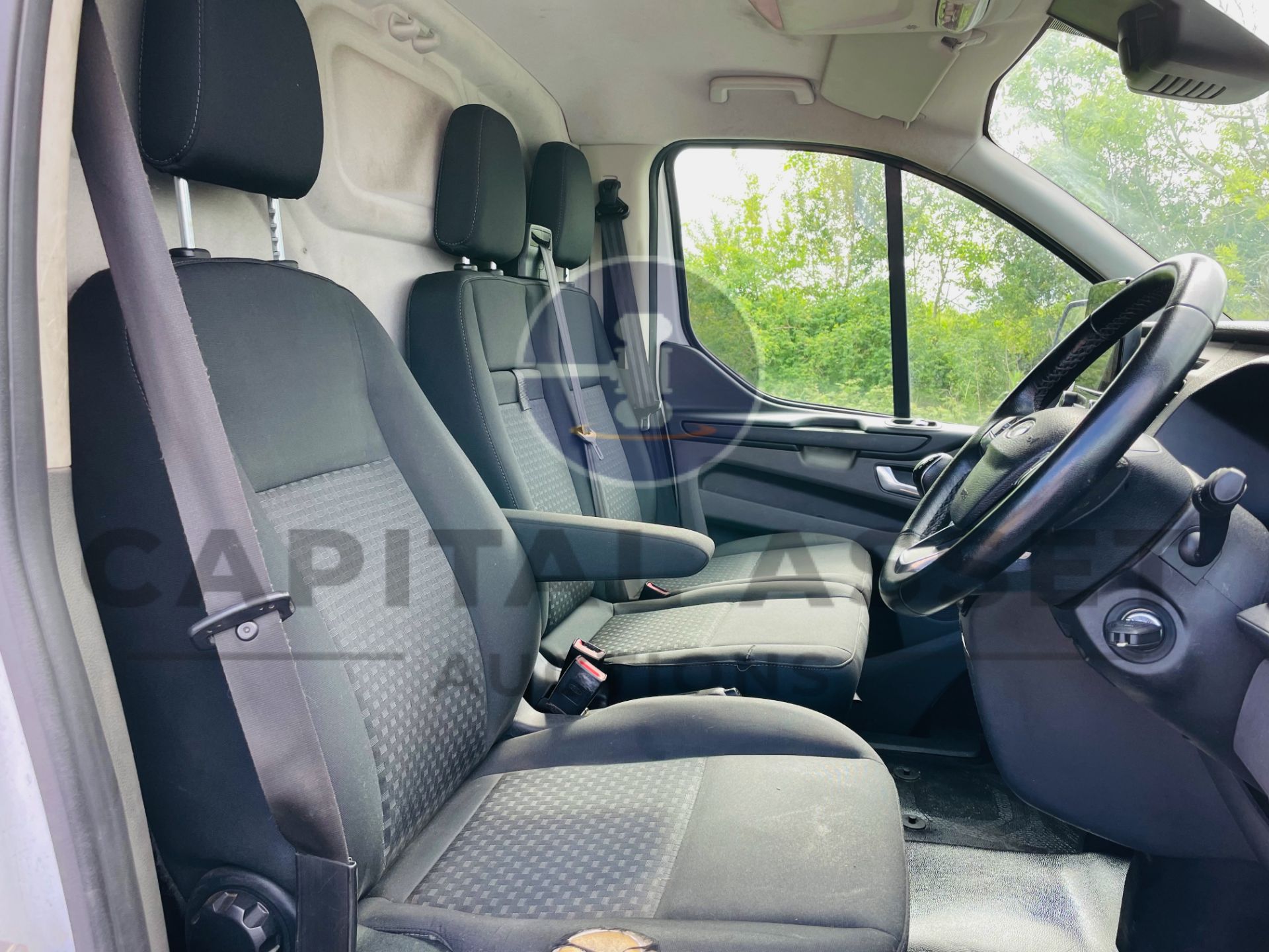 FORD TRANSIT CUSTOM 340 *TREND* LWB - PANEL VAN (2019 - EURO 6) 2.0 TDCI ECOBLUE - 6 SPEED (1 OWNER) - Image 29 of 44