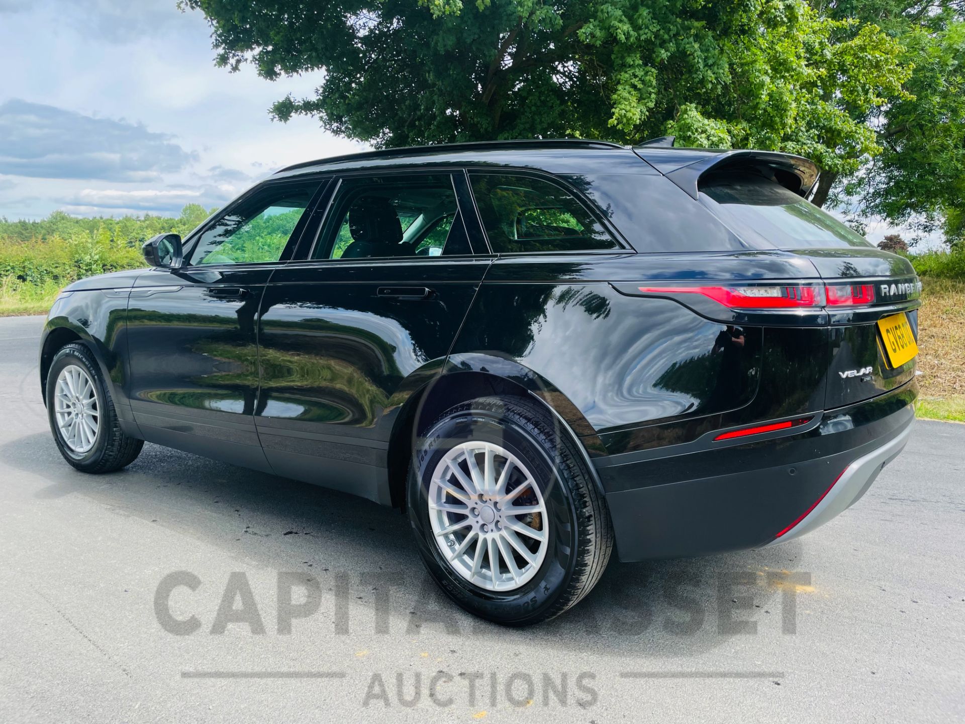 (On Sale) RANGE ROVER VELAR 2.0D "AUTO" (2019) 1 OWNER FLRSH - REAR CAMERA - HUGE SPEC - Image 9 of 28