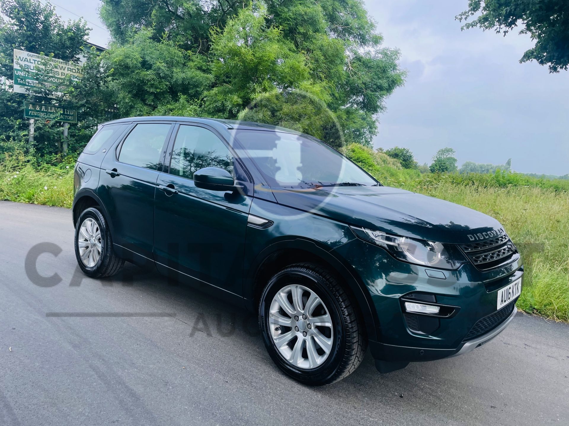 LAND ROVER DISCOVERY SPORT *SE TECH* 7 SEATER SUV (2016) 2.0 TD4 - AUTO *LEATHER & NAV* (NO VAT) - Image 3 of 54