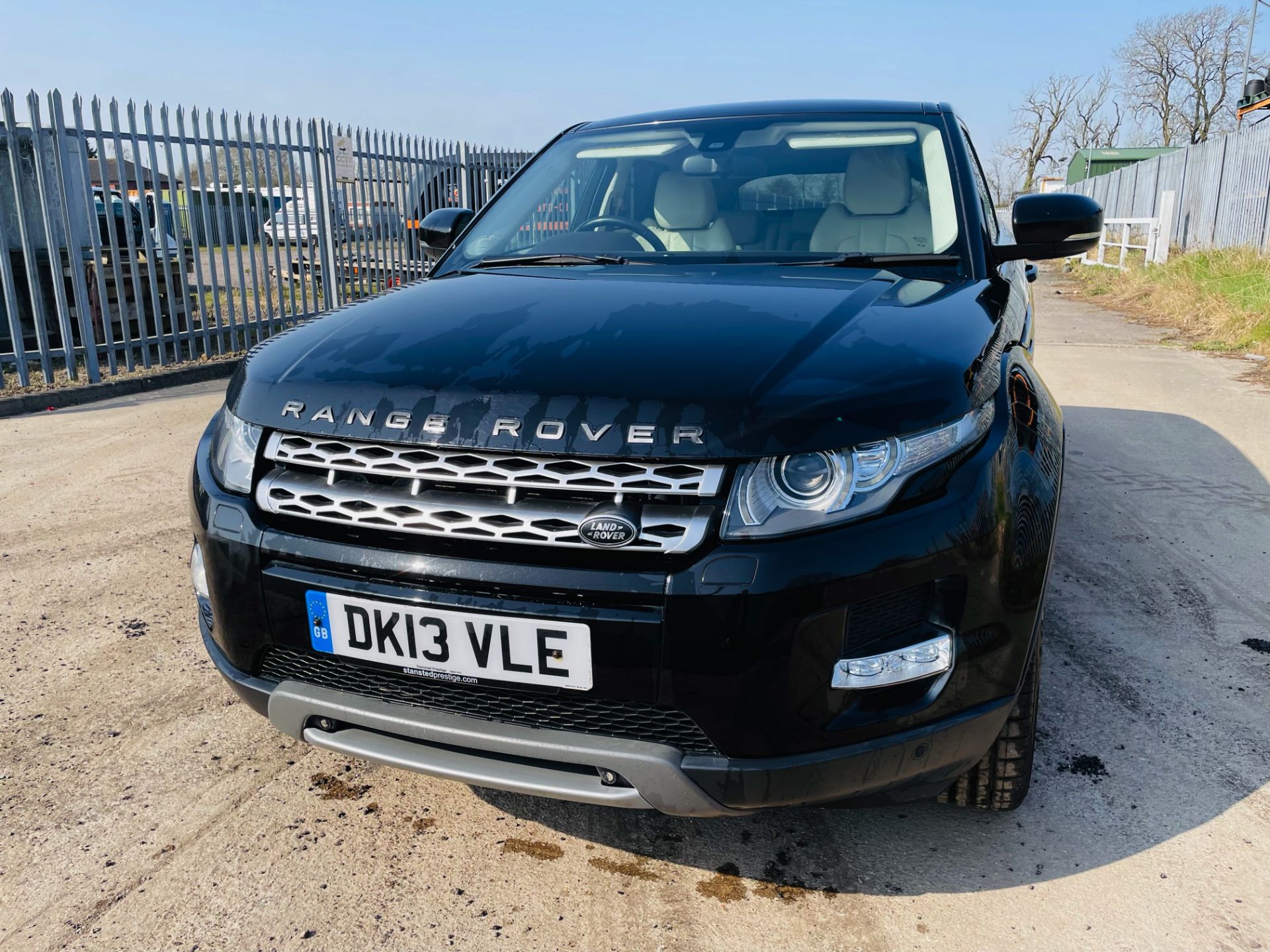 ON SALE RANGE ROVER EVOQUE SD4 "PRESTIGE" AUTO (13 REG) GREAT SPEC - FULL LEATHER -SAT NAV (NO VAT! - Image 4 of 32