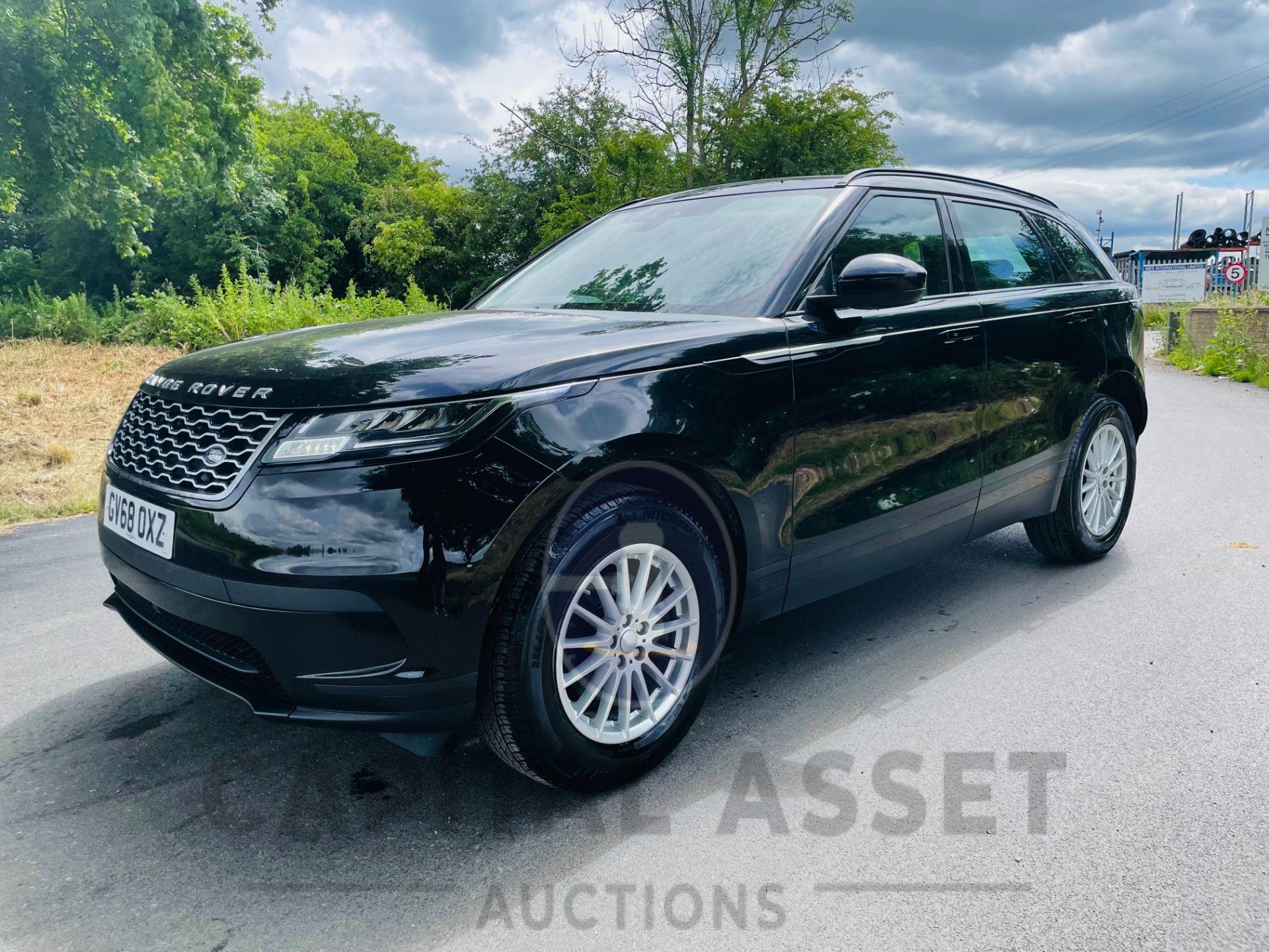 (On Sale) RANGE ROVER VELAR 2.0D "AUTO" (2019) 1 OWNER FLRSH - REAR CAMERA - HUGE SPEC - Image 6 of 28