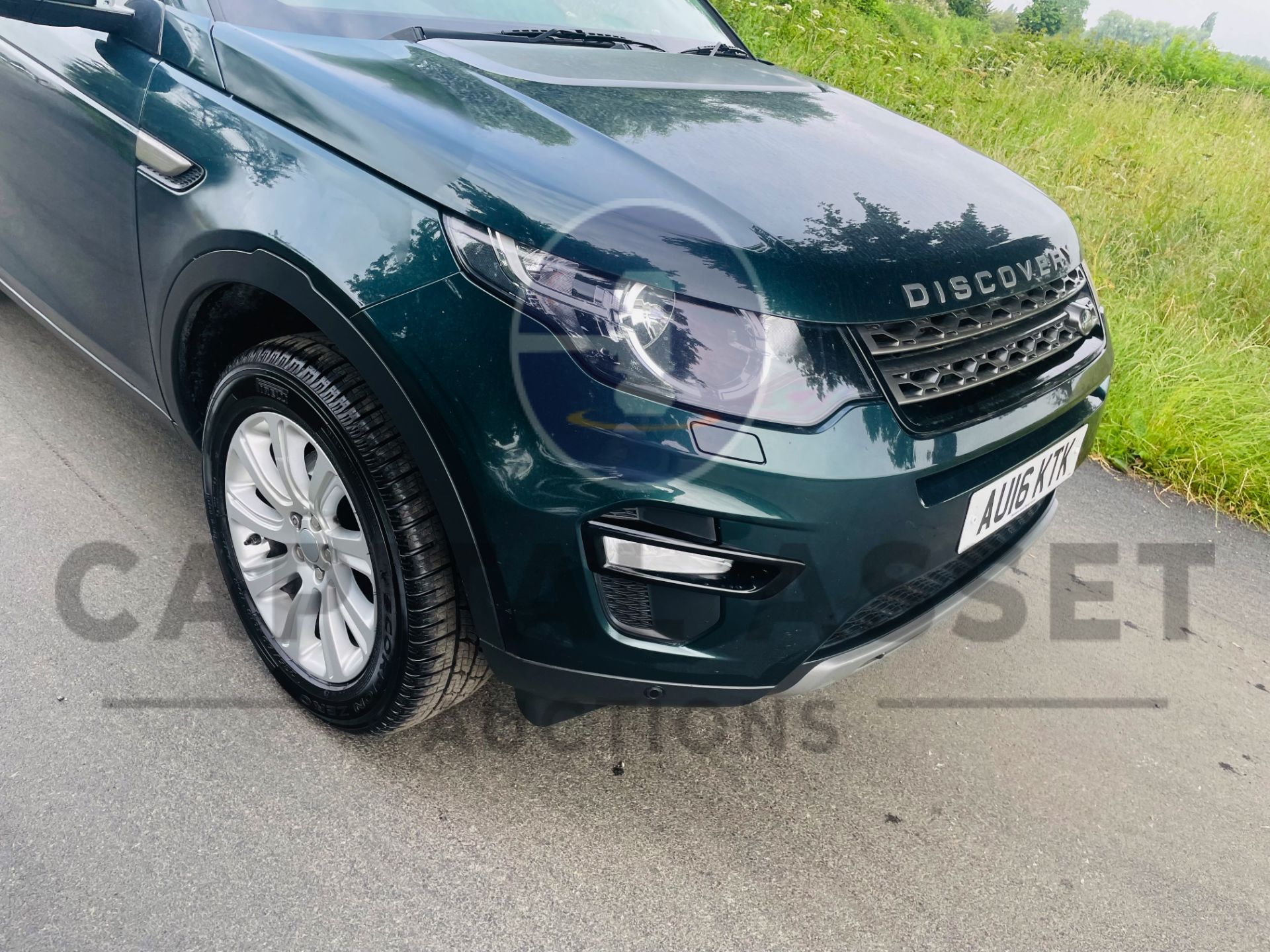 LAND ROVER DISCOVERY SPORT *SE TECH* 7 SEATER SUV (2016) 2.0 TD4 - AUTO *LEATHER & NAV* (NO VAT) - Image 15 of 54