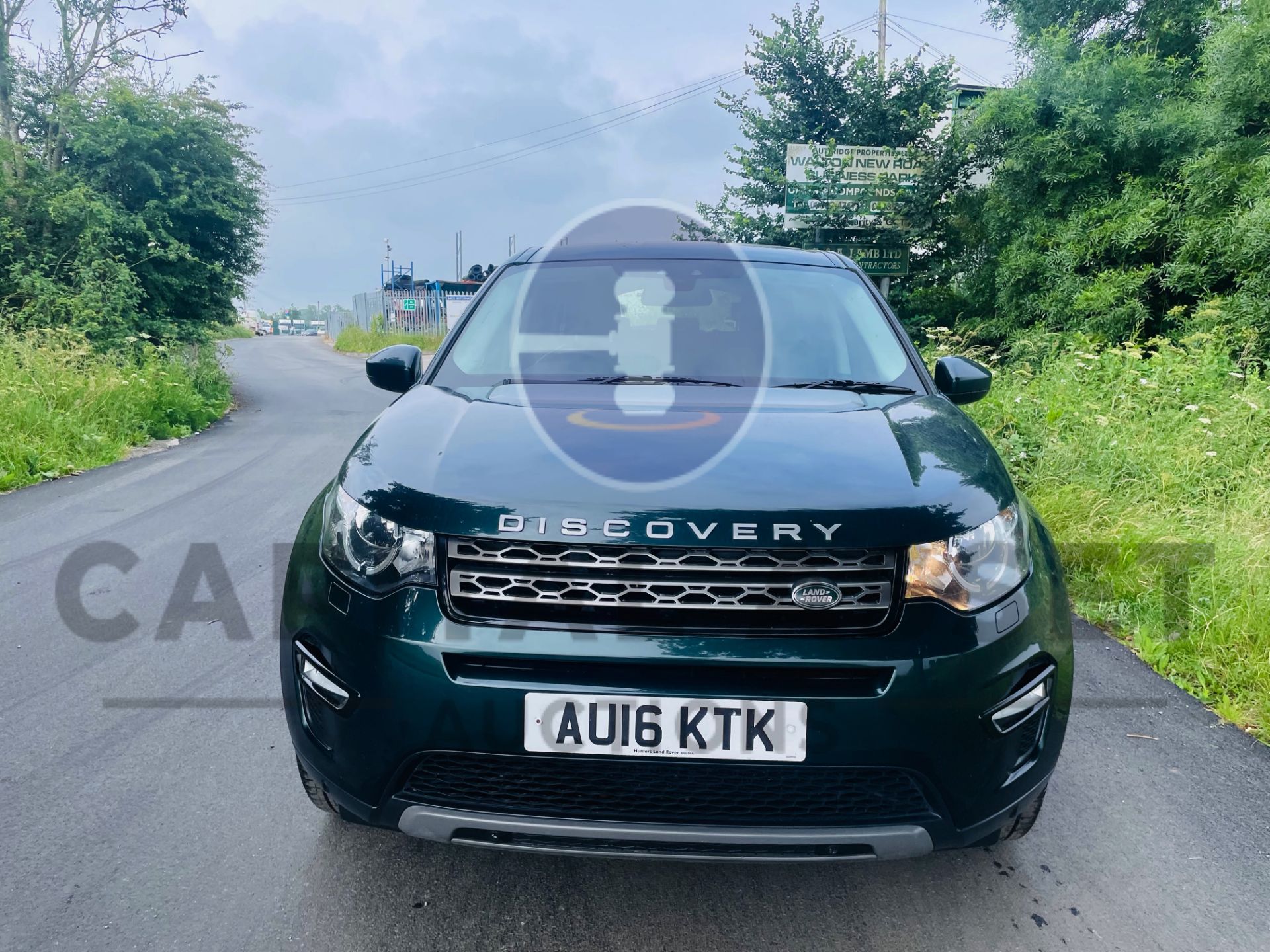 LAND ROVER DISCOVERY SPORT *SE TECH* 7 SEATER SUV (2016) 2.0 TD4 - AUTO *LEATHER & NAV* (NO VAT) - Image 4 of 54