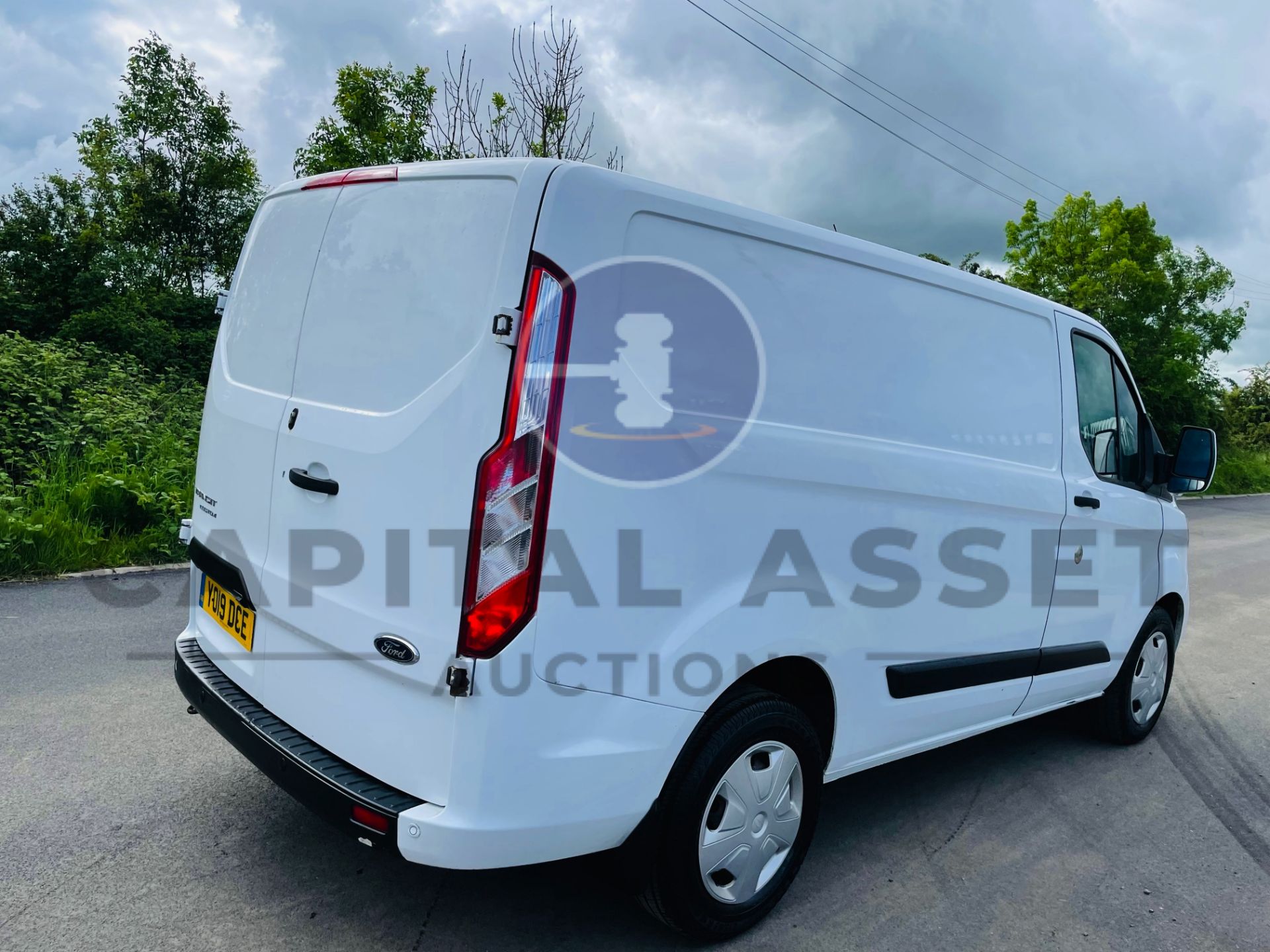 FORD TRANSIT CUSTOM 340 *TREND* LWB - PANEL VAN (2019 - EURO 6) 2.0 TDCI ECOBLUE - 6 SPEED (1 OWNER) - Image 12 of 44