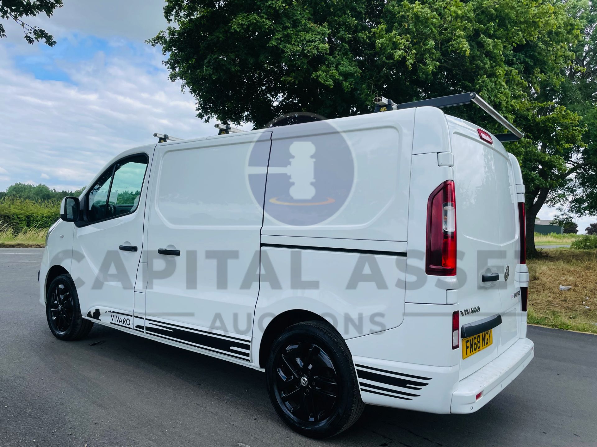 (On Sale) VAUXHALL VIVARO *SPECIAL EDITION* PANEL VAN (68 REG-EURO 6) 1.6 CDTI - 6 SPEED *A/C & NAV* - Image 9 of 43