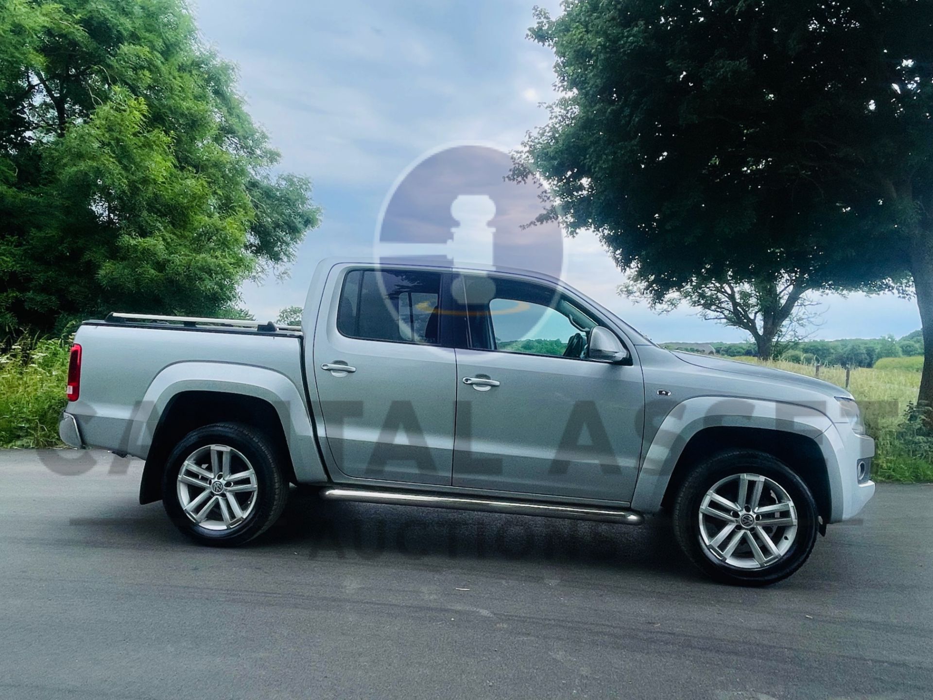 VOLKSWAGEN AMAROK *HIGHLINE* D/CAB PICK-UP (2017 - EURO 6) 4MOTION - AUTO *LEATHER & NAV* (TOP SPEC) - Image 14 of 54