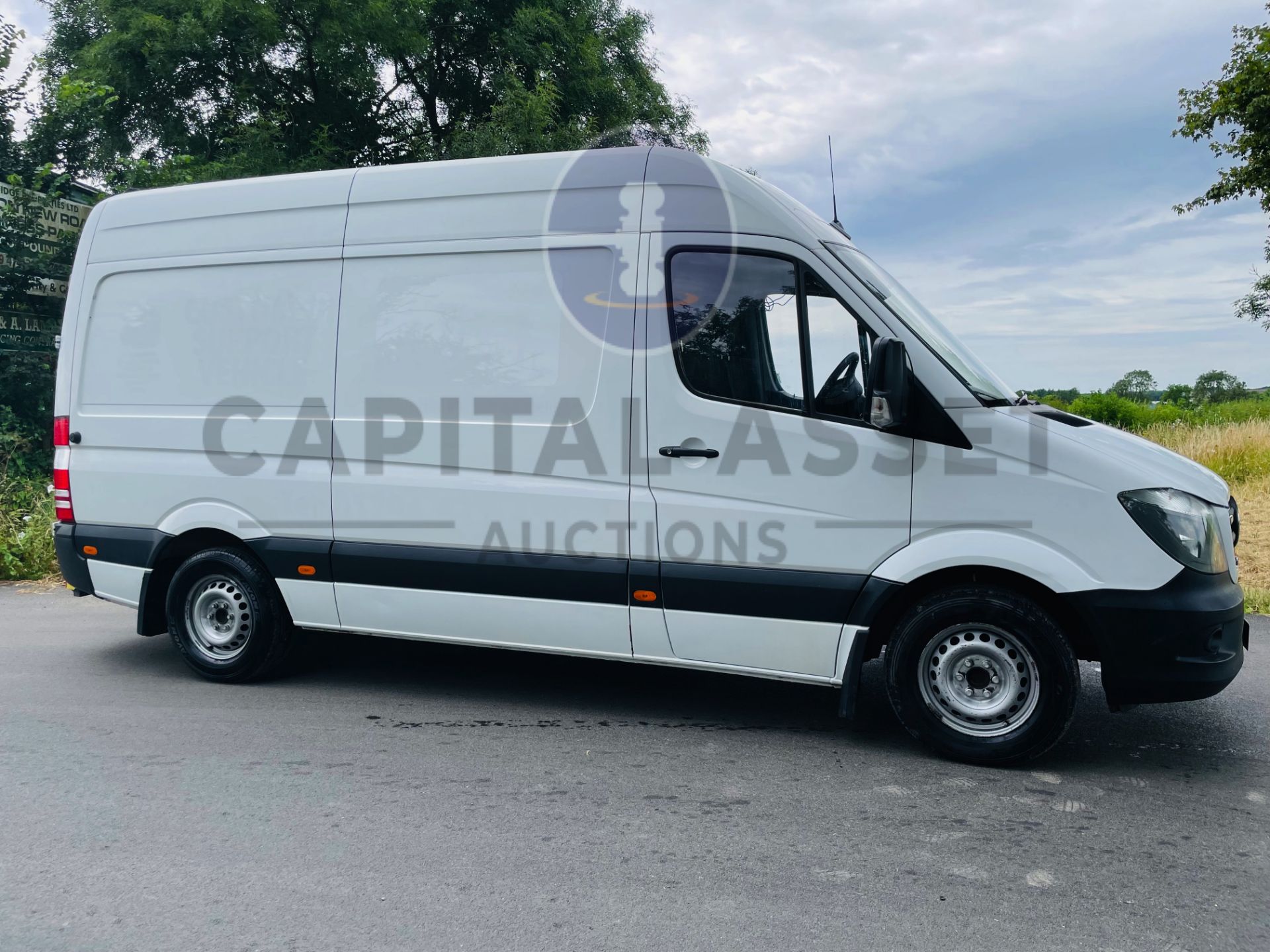 ON SALE MERCEDES SPRINTER 314CDI MWB (2018 MODEL) 140BHP - EURO 6 - ON BOARD POWER INVERTER - - Image 7 of 20